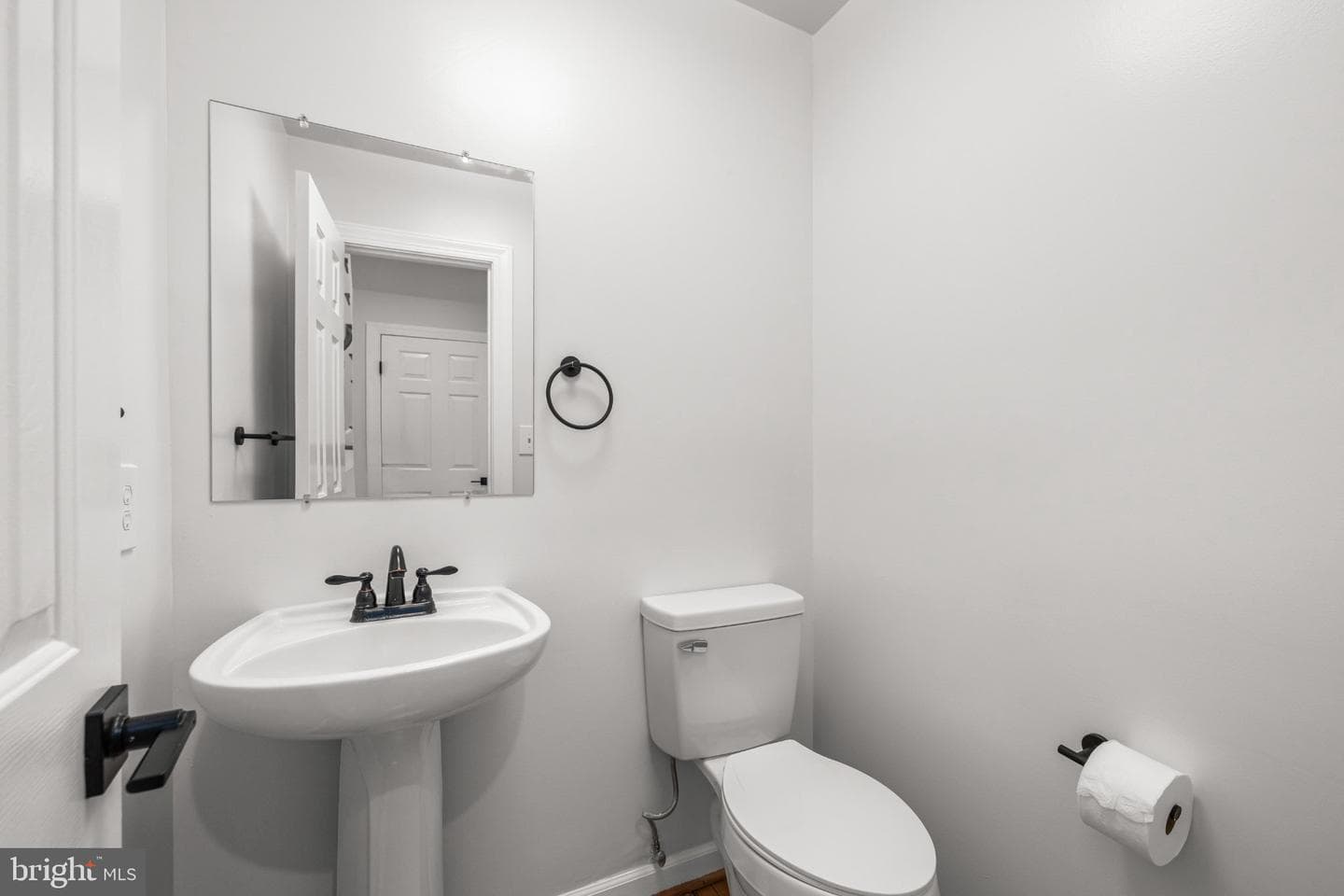 4 Falling Water Court photo 32