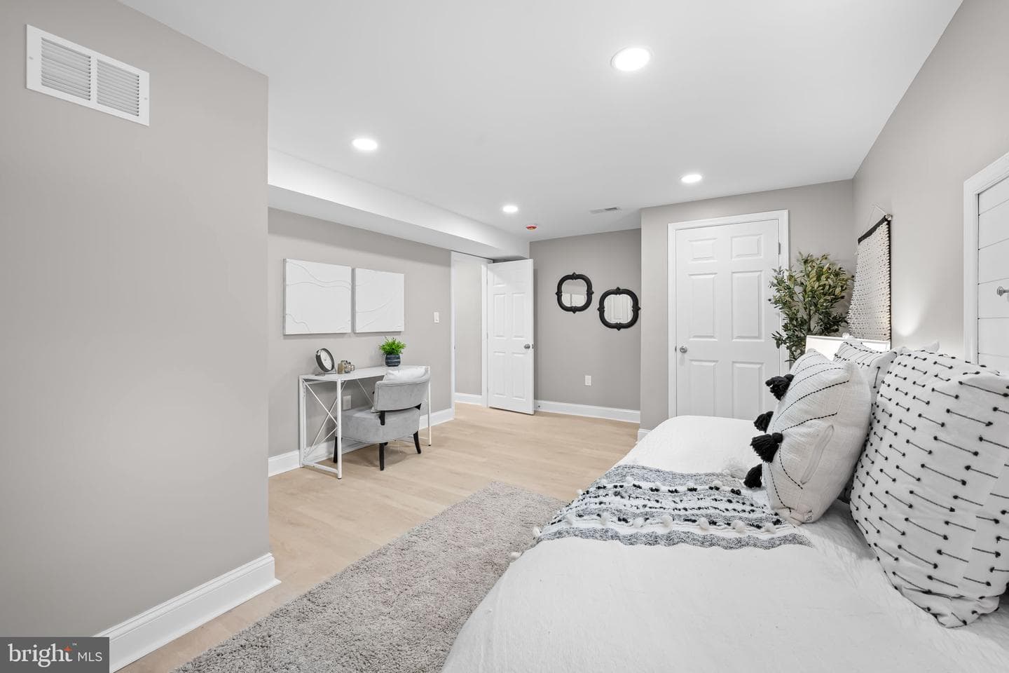 1191 Granville Road photo 19