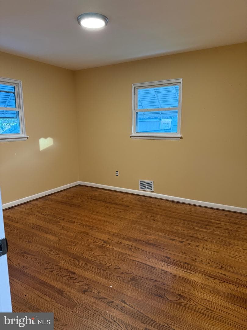 1127 Daniels Avenue photo 14