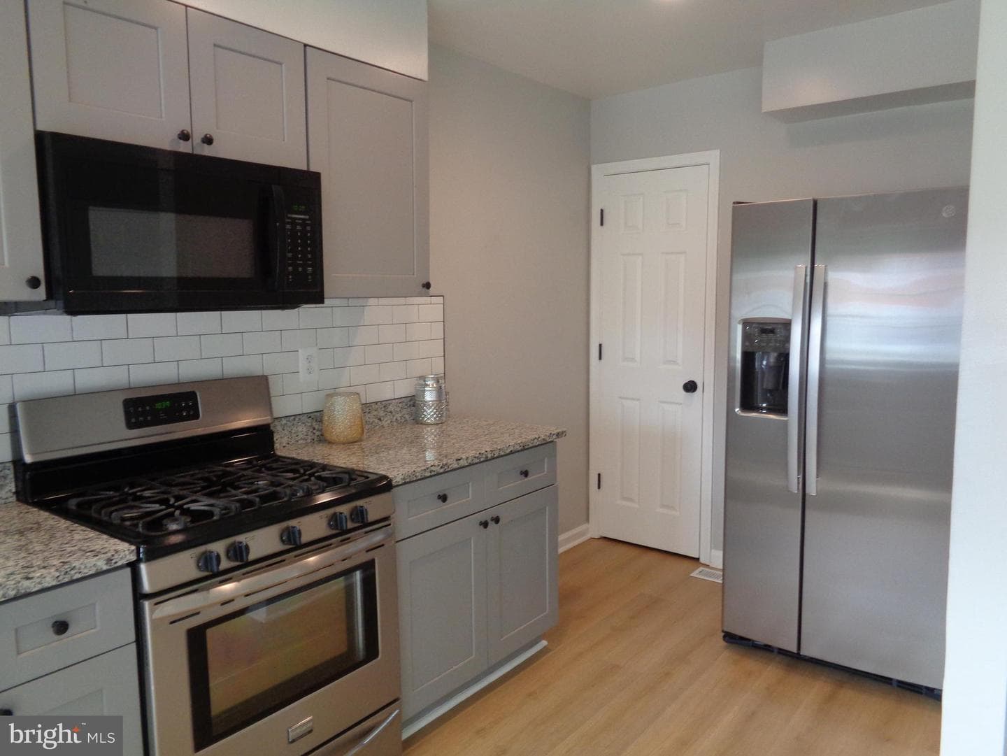 2965 Yorkway photo 7