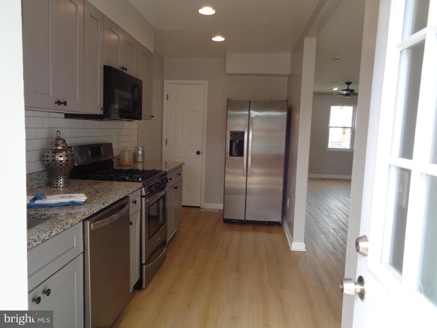 2965 Yorkway photo 9