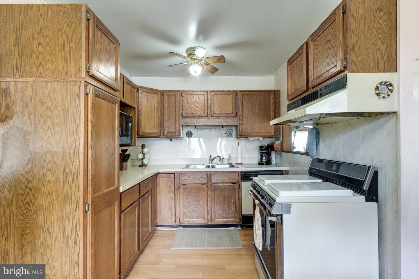 204 Uppergate Court photo 13