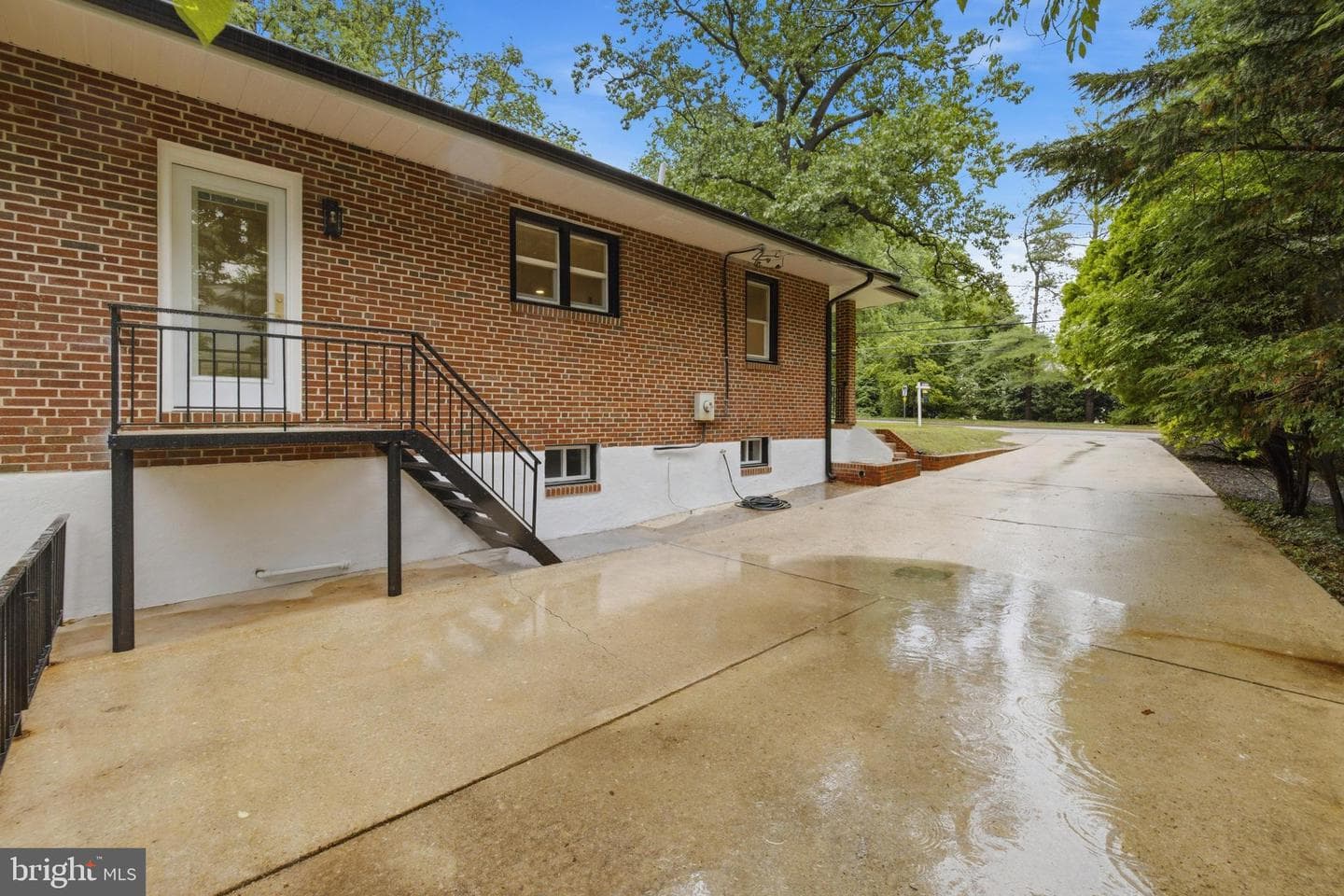 700 Hilton Avenue photo 32