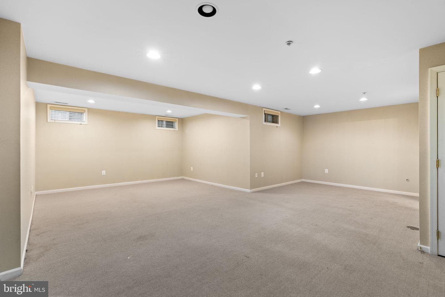 33 Peregrine Court #33 photo 36