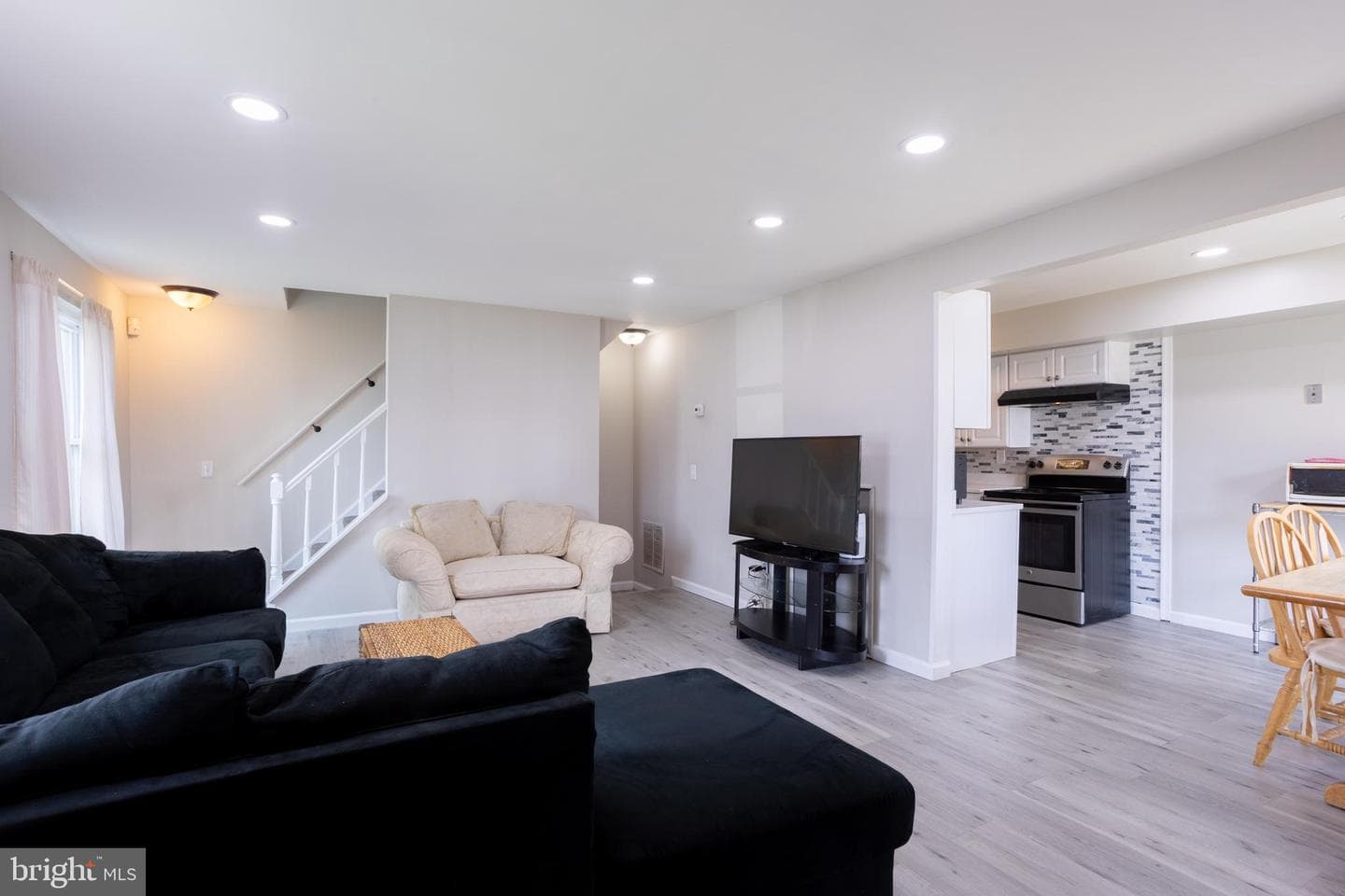 32 Coliston Road #b photo 6