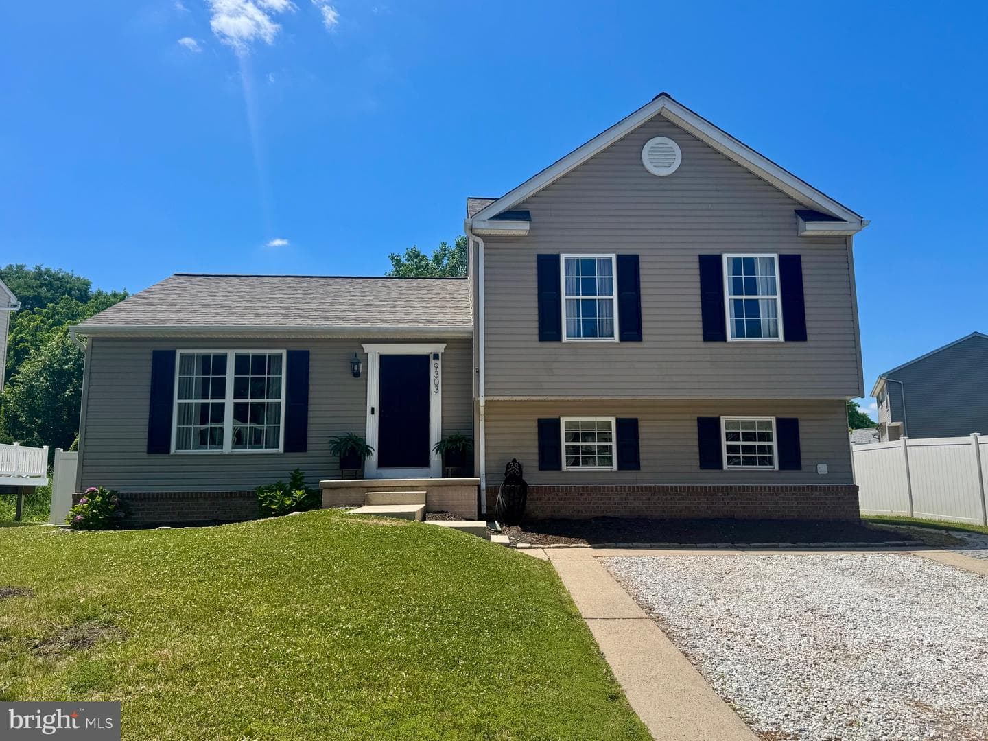 9303 Sea Horse Court photo 1
