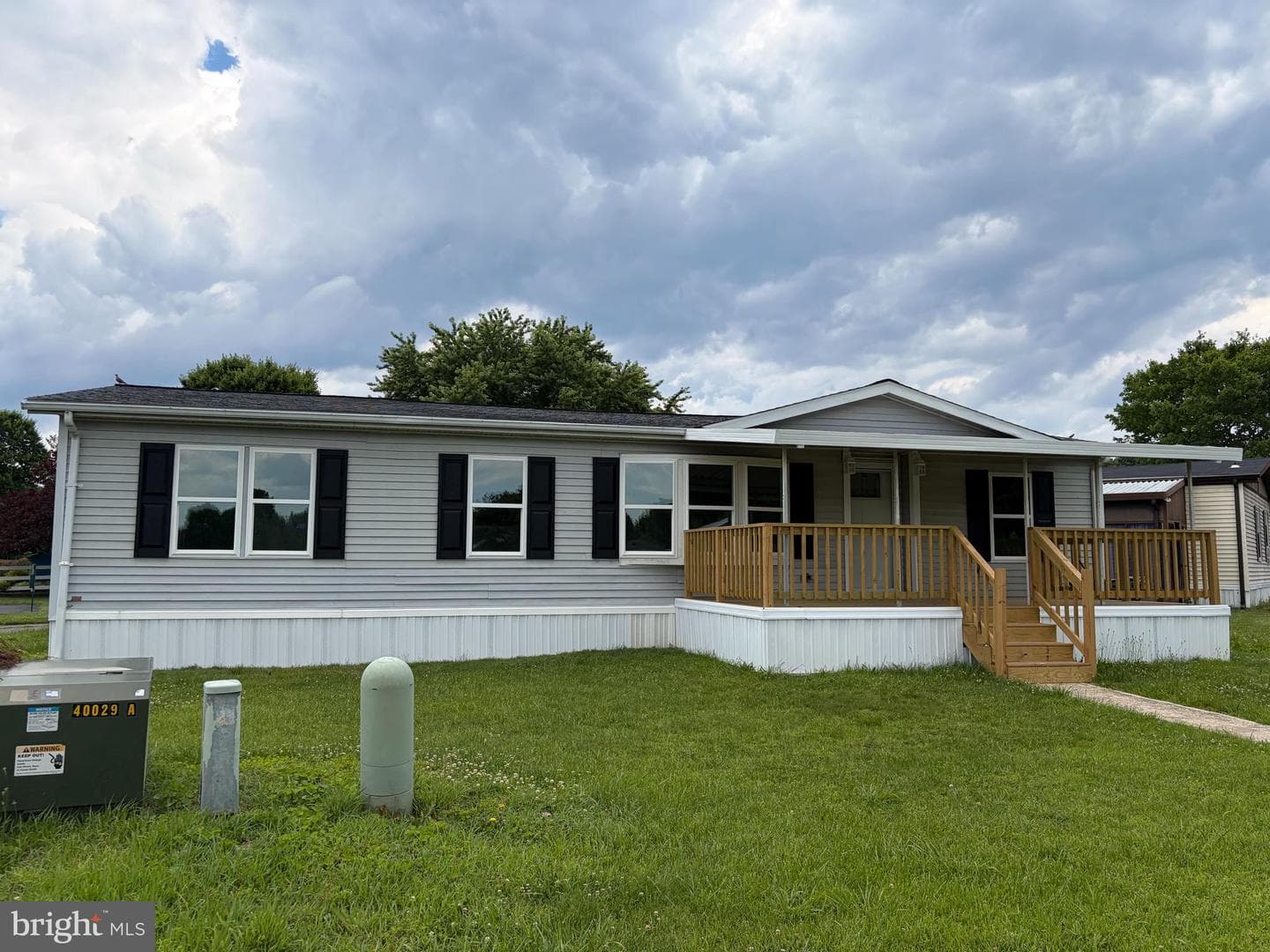 2 Tamarac Trail, Middle River