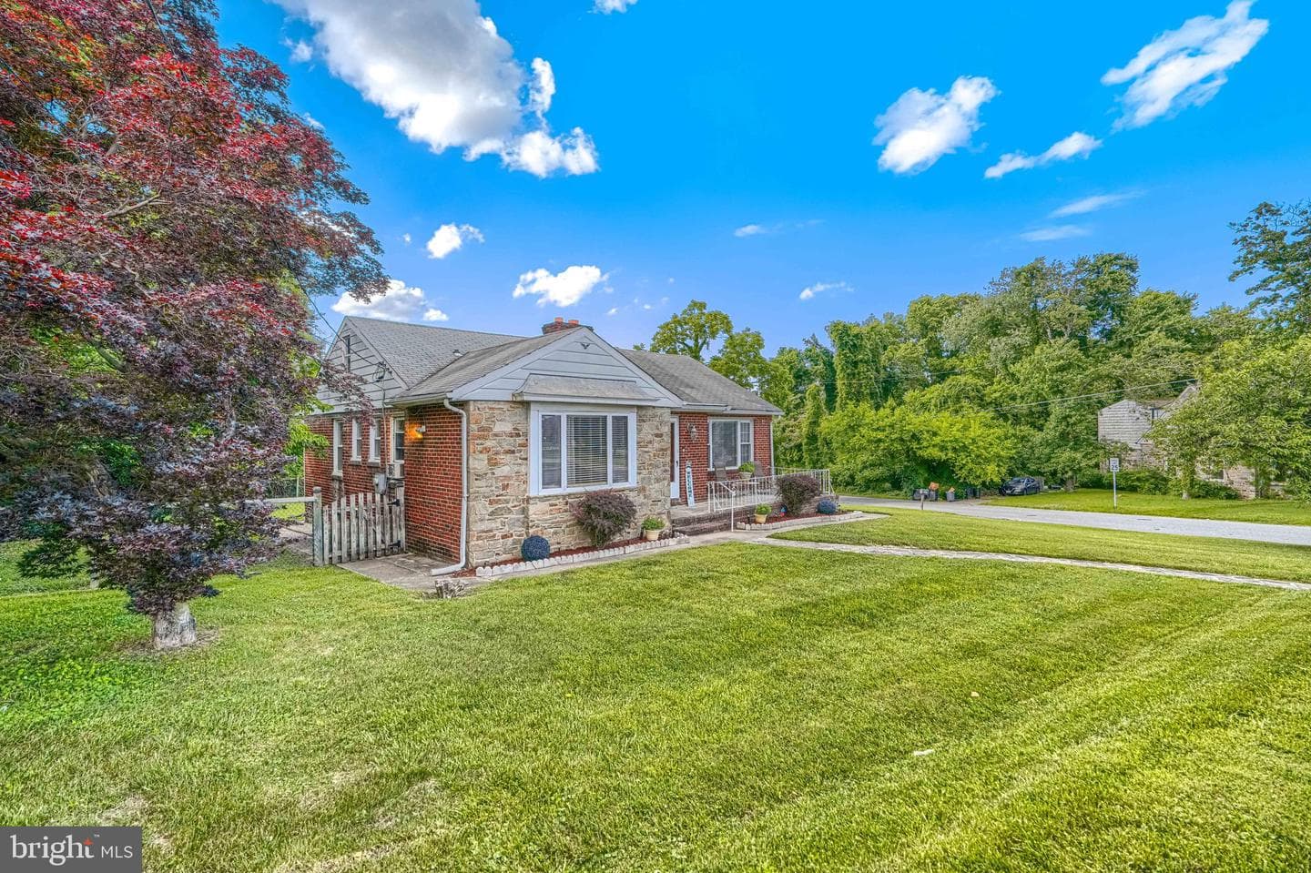 5010 Hazelwood Avenue photo 3