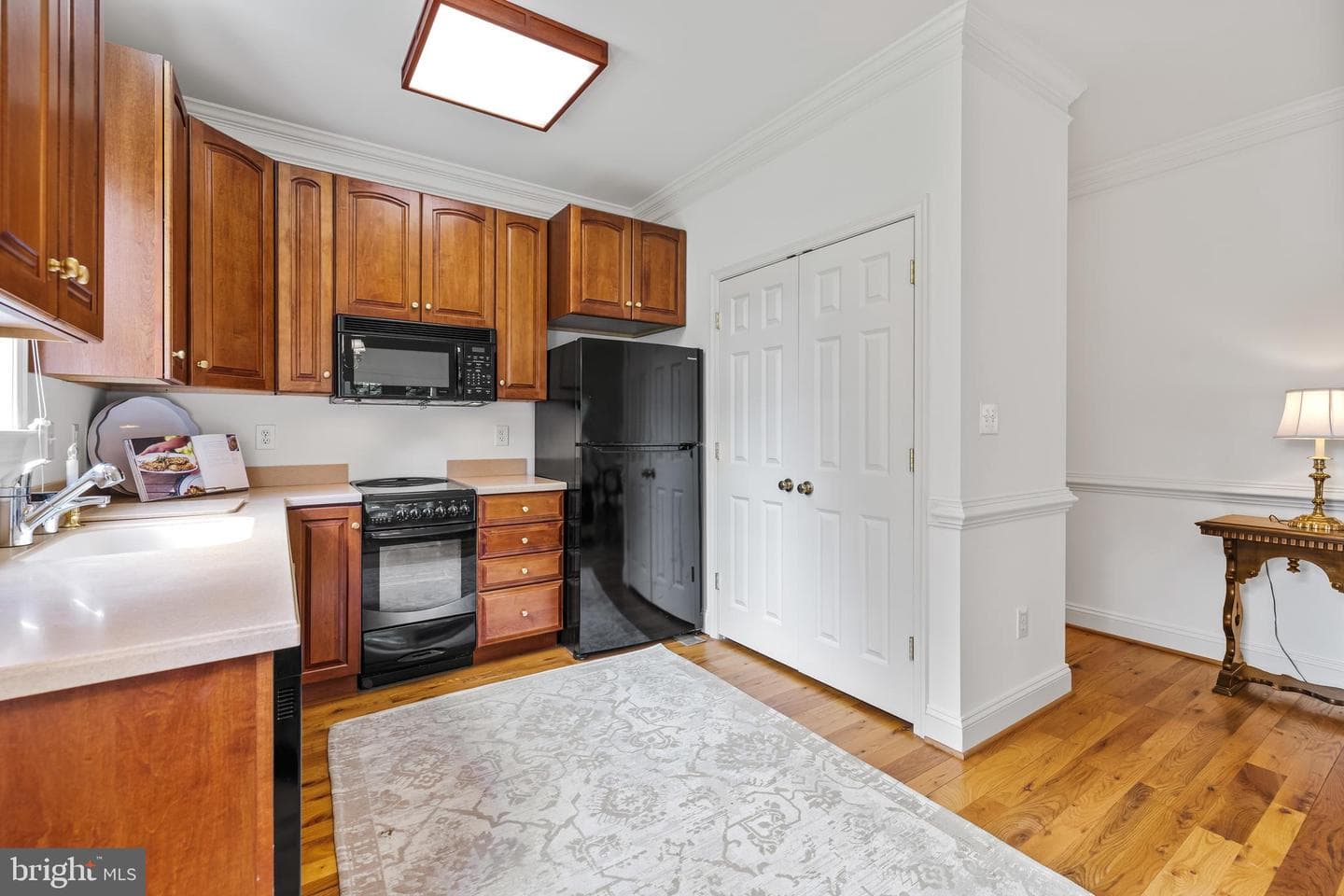 543 Allegheny Avenue photo 34