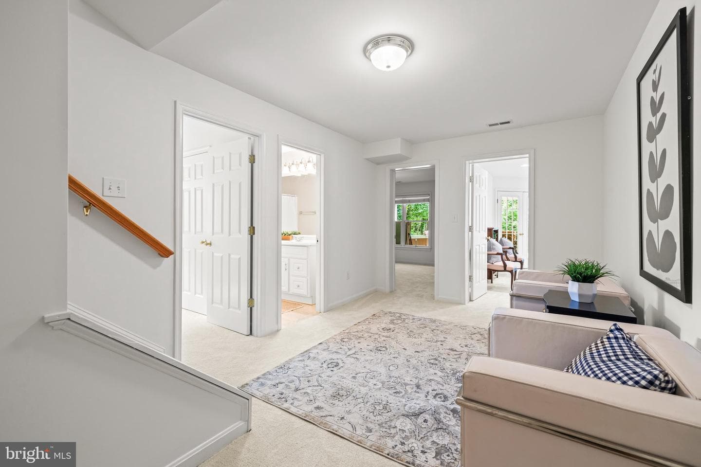 543 Allegheny Avenue photo 58