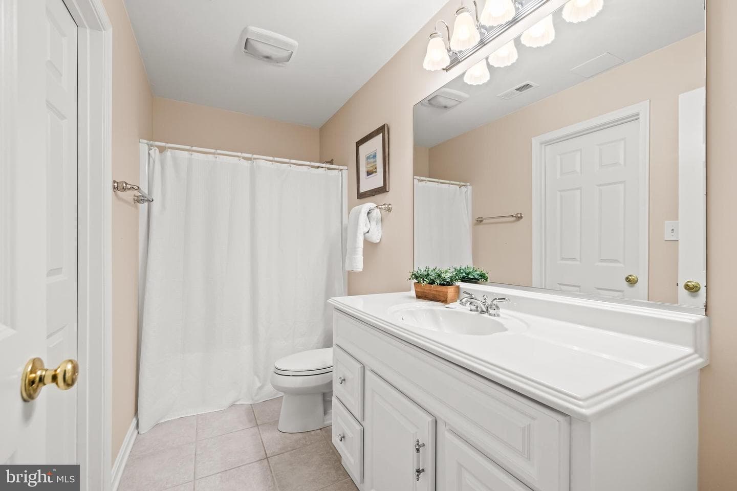 543 Allegheny Avenue photo 62
