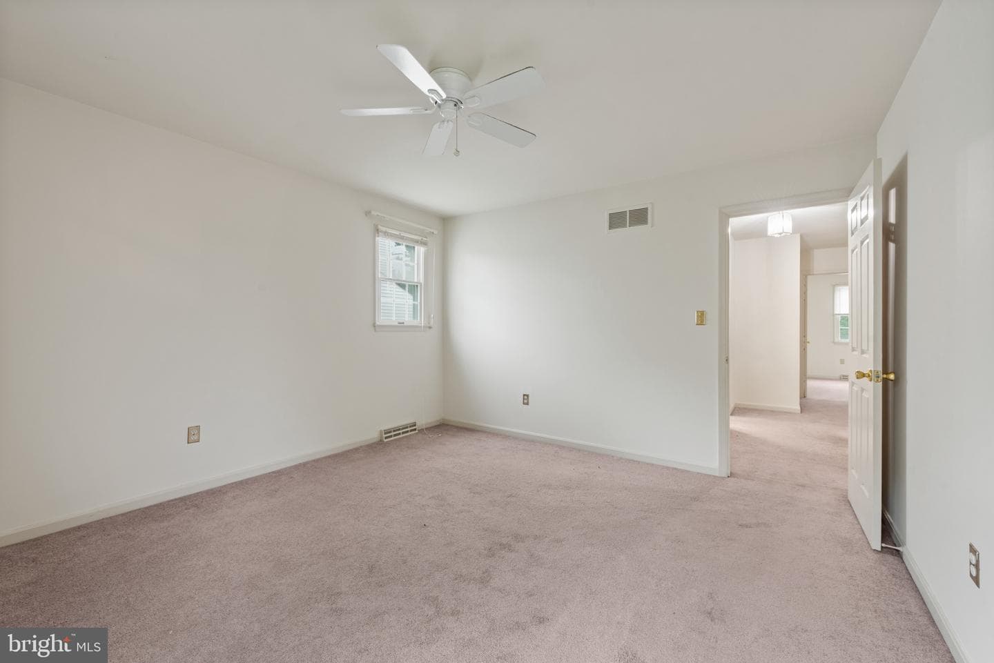 2001 Vista Lane photo 15