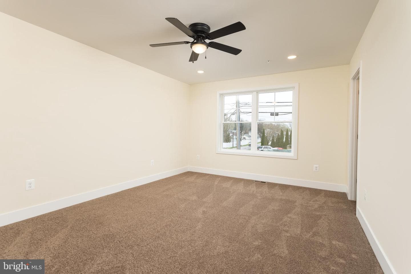 2905 Sparrows Point Road photo 22