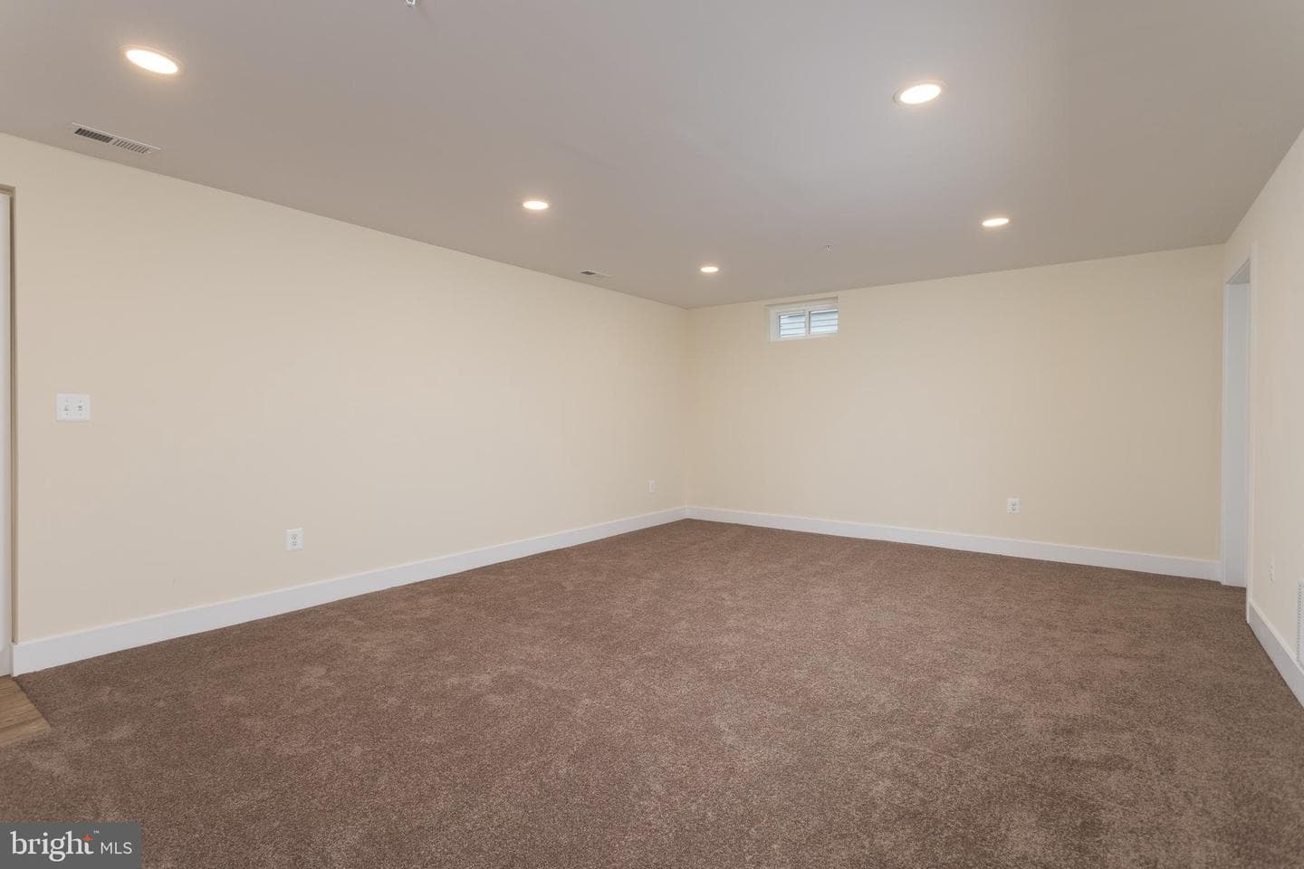 2905 Sparrows Point Road photo 28