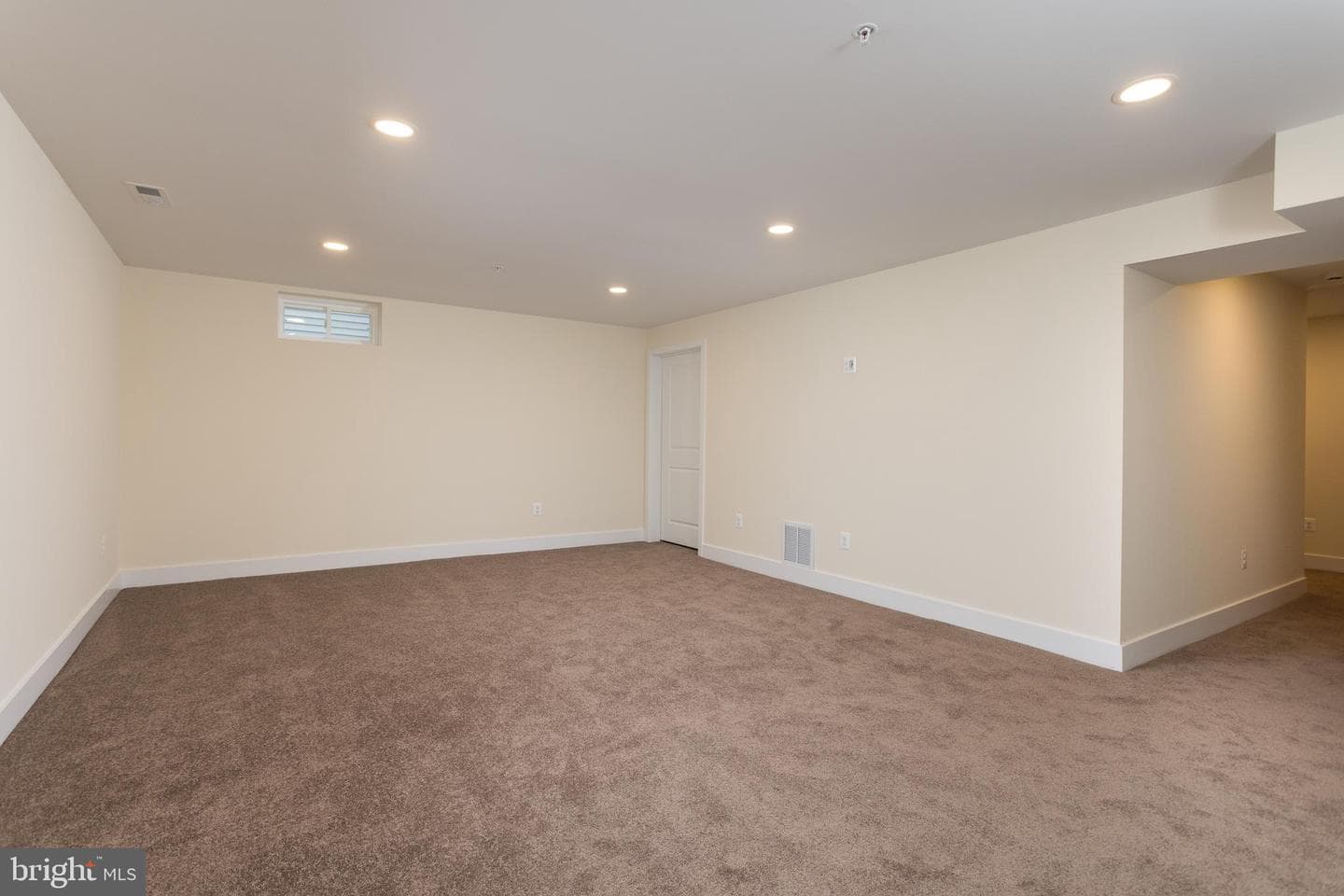 2905 Sparrows Point Road photo 29