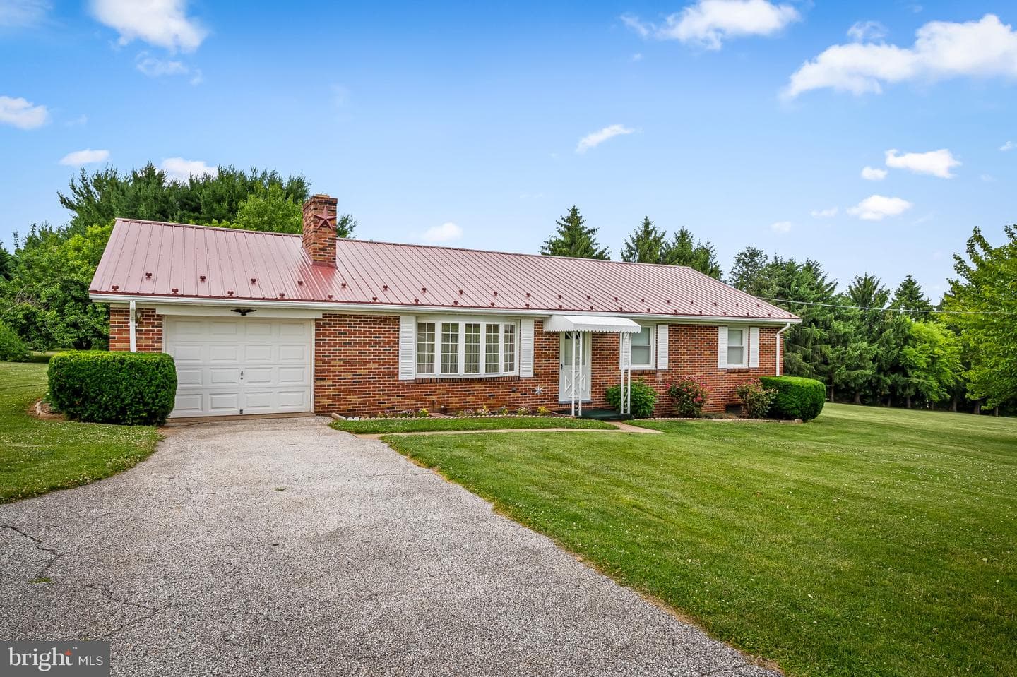 2104 And 2100 Peterman Road photo 2