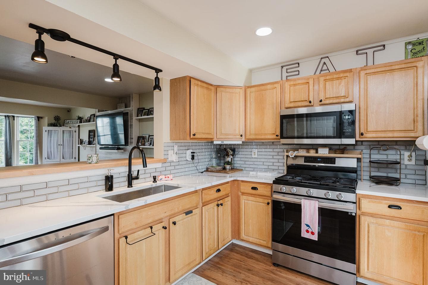 12 White Laurel Court photo 6