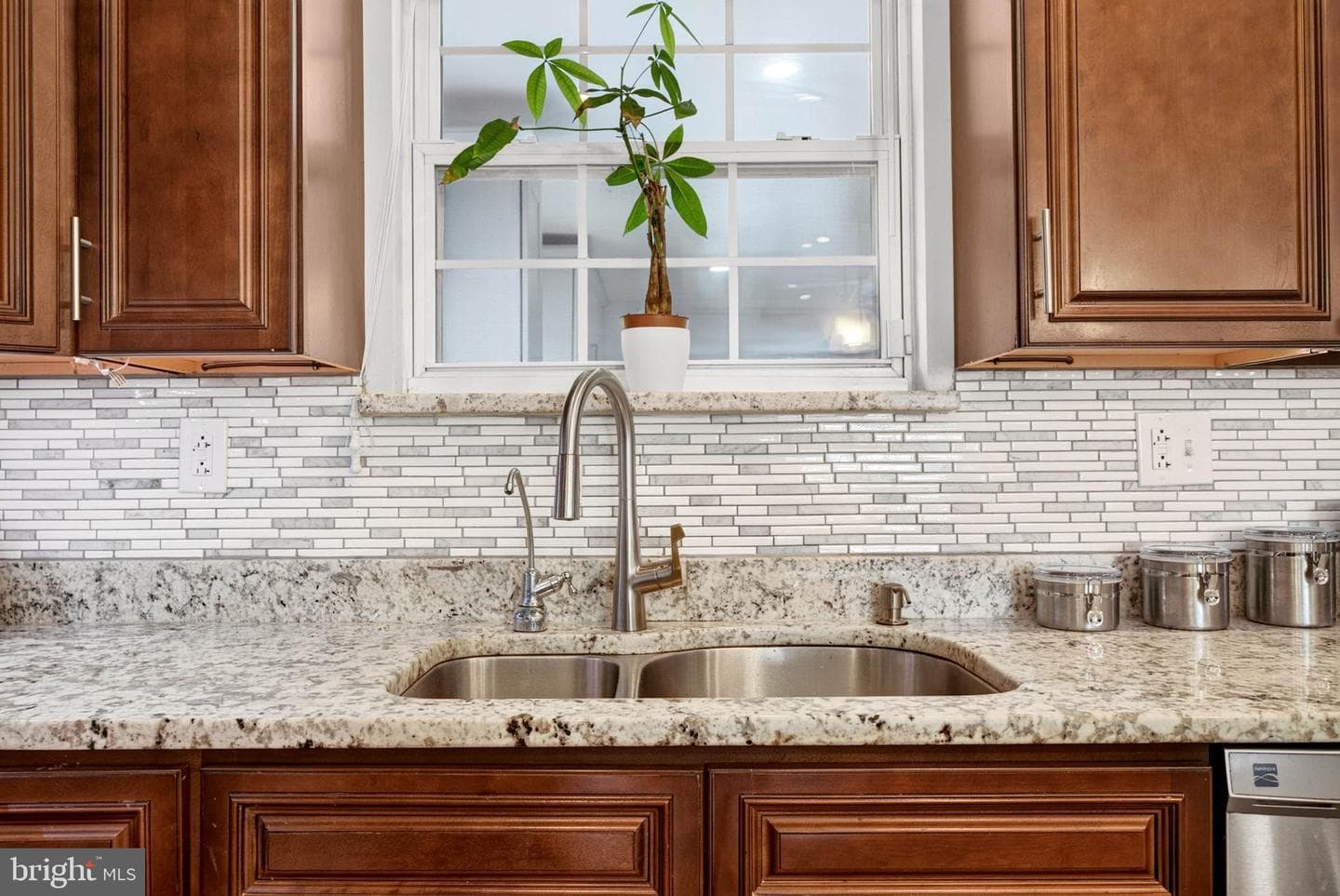 1248 48th Street photo 16