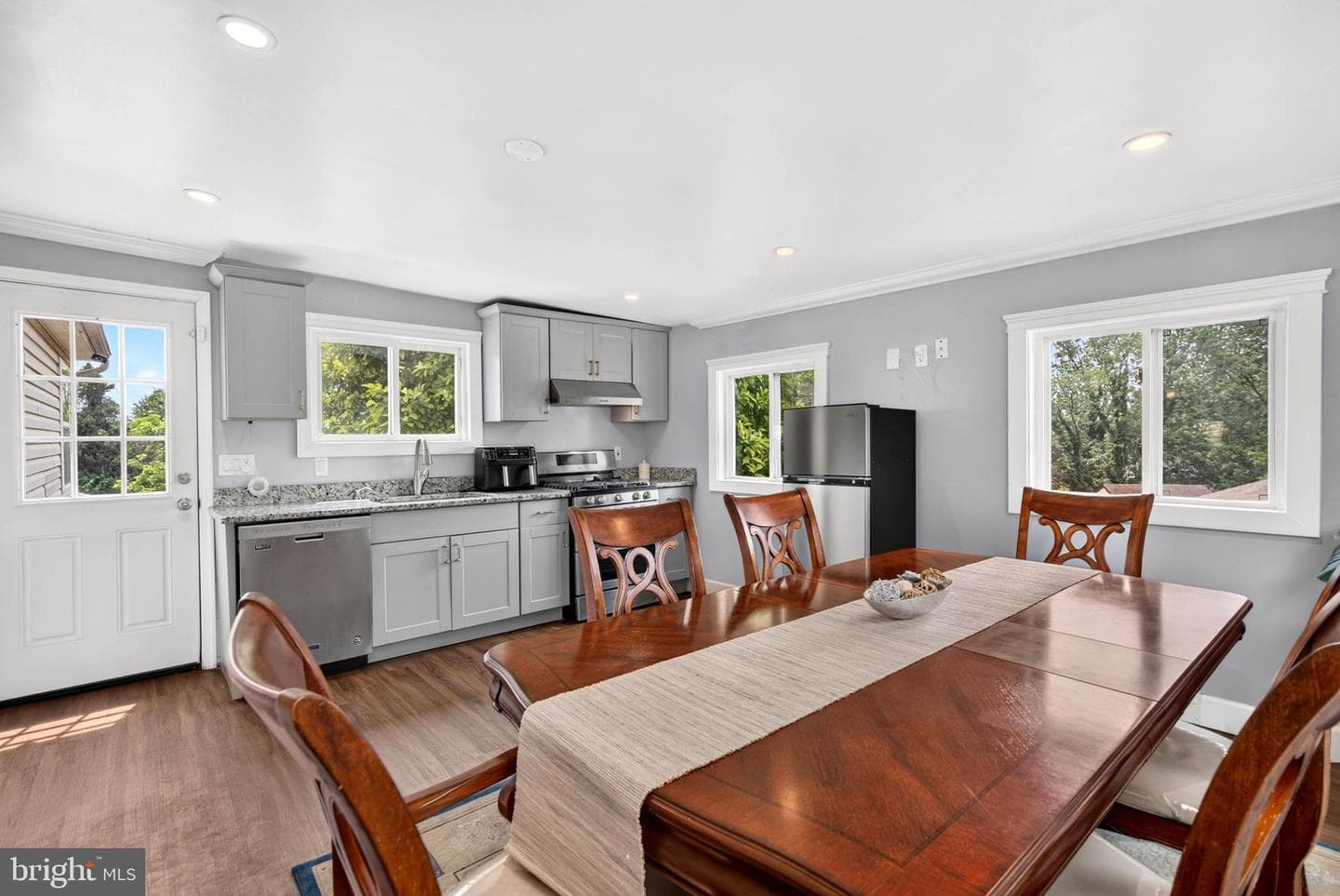 1248 48th Street photo 17