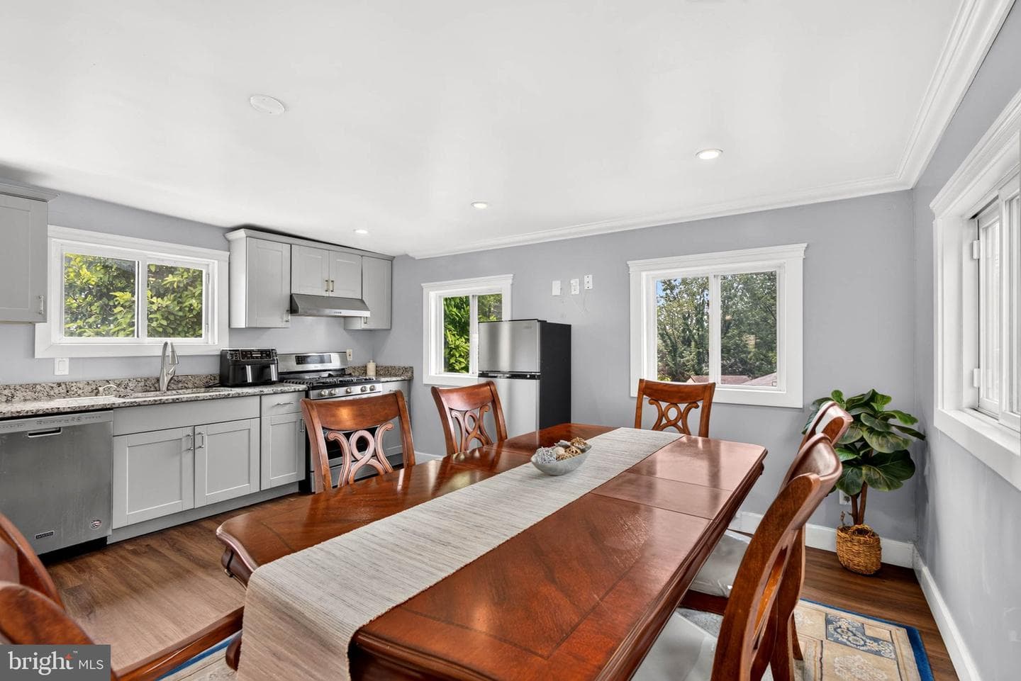 1248 48th Street photo 18