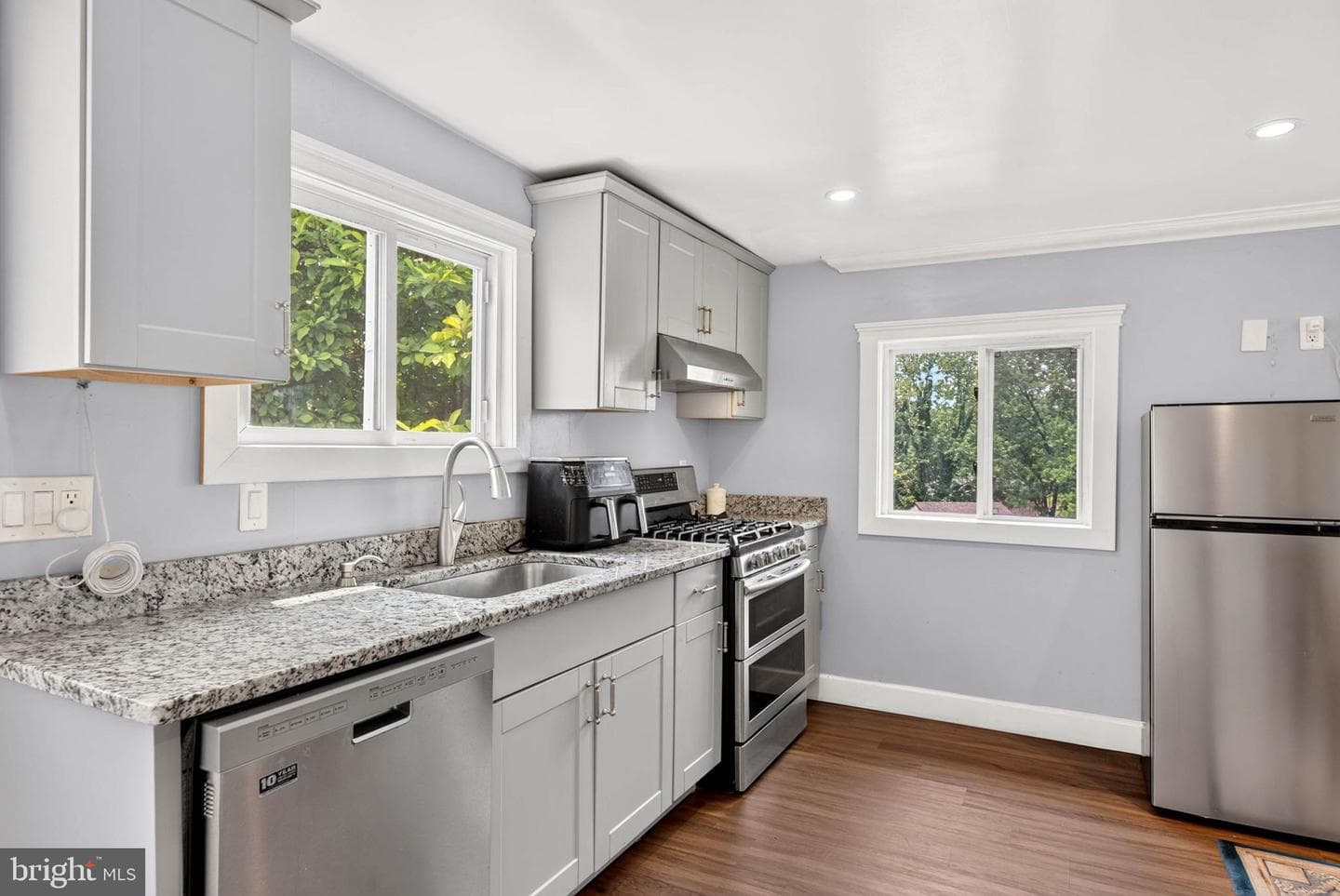 1248 48th Street photo 20