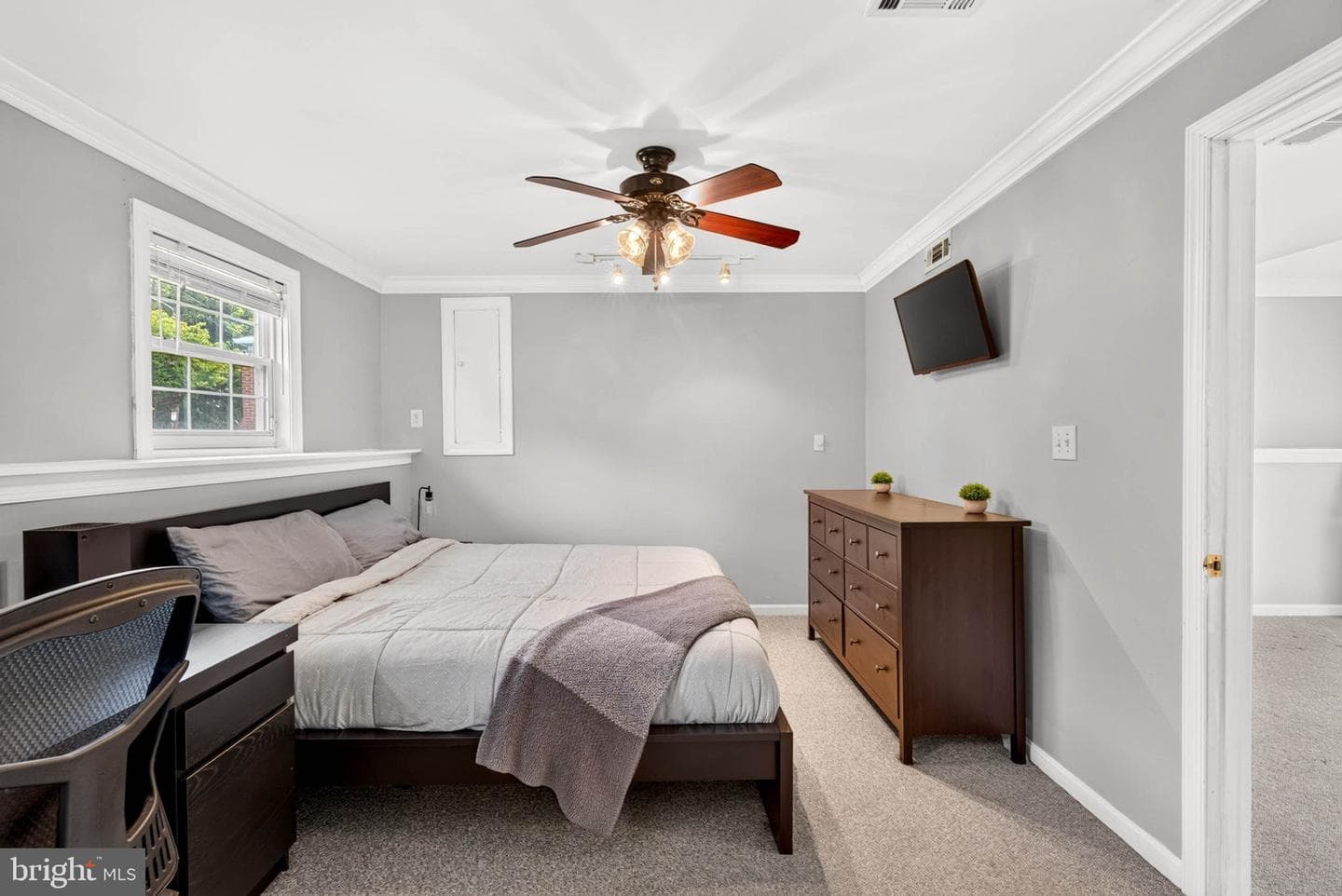 1248 48th Street photo 36