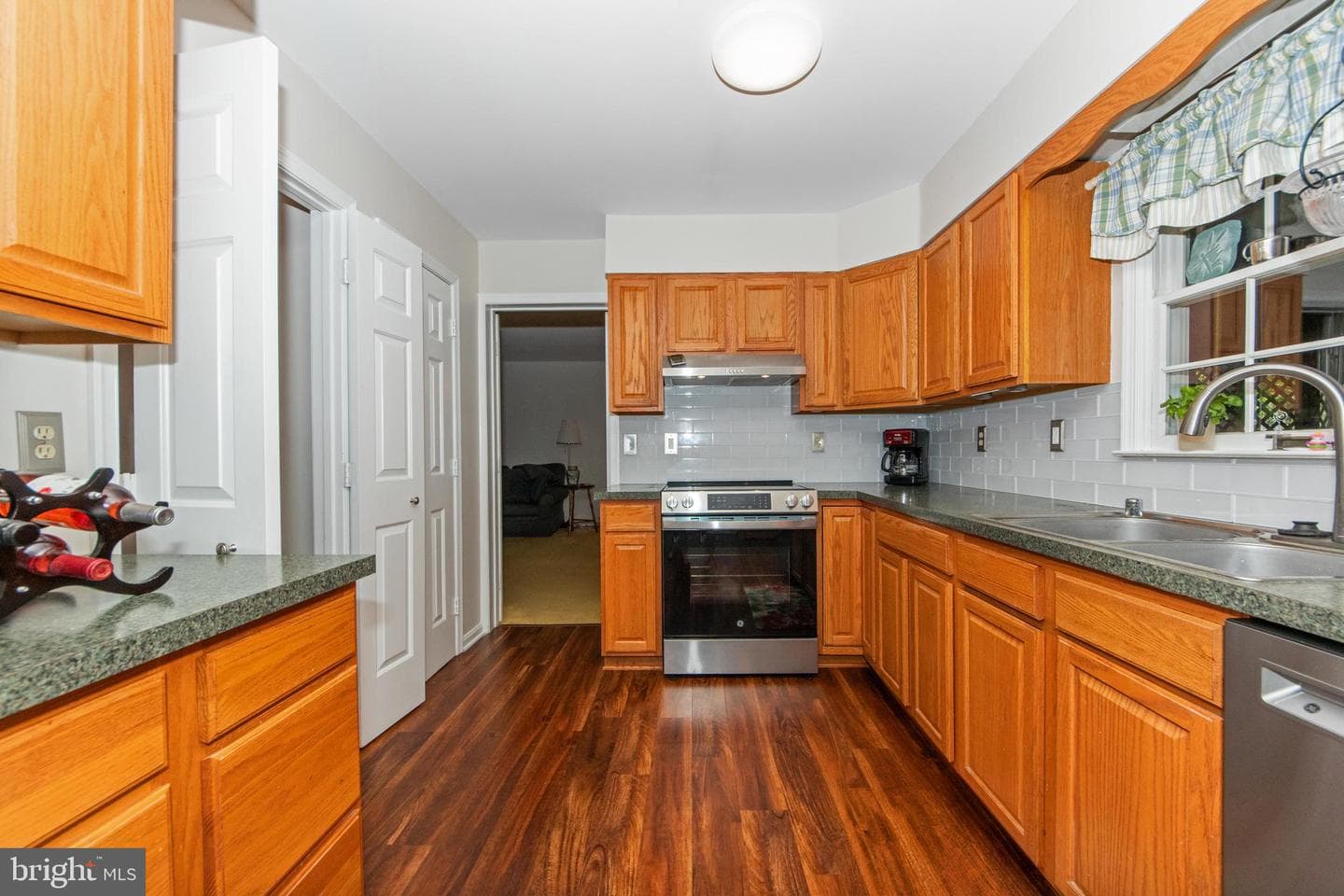 104 3rd Avenue photo 6