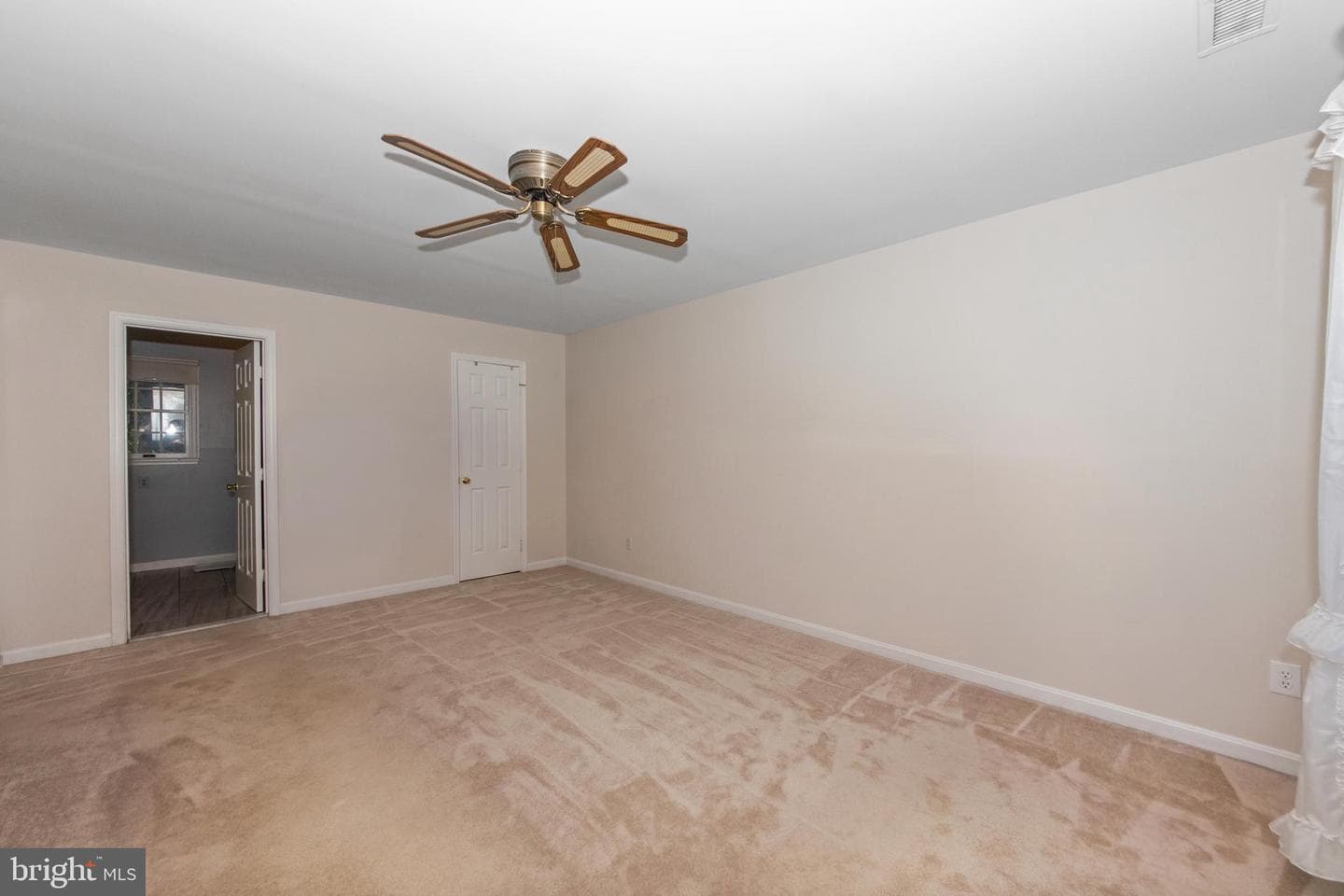 104 3rd Avenue photo 8