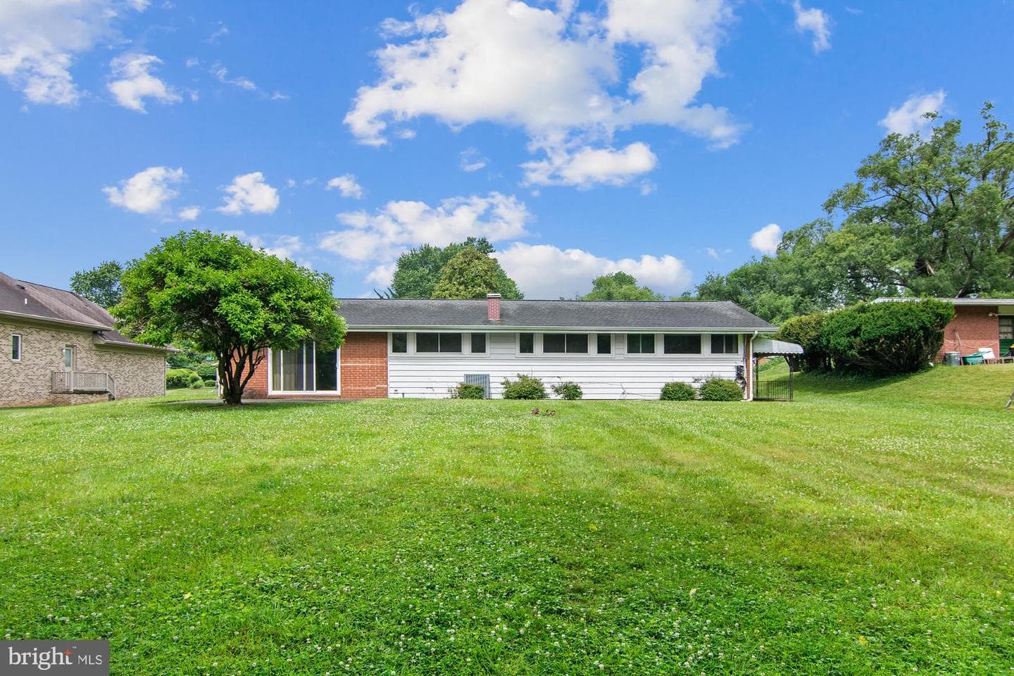 7905 Winterset Avenue photo 18
