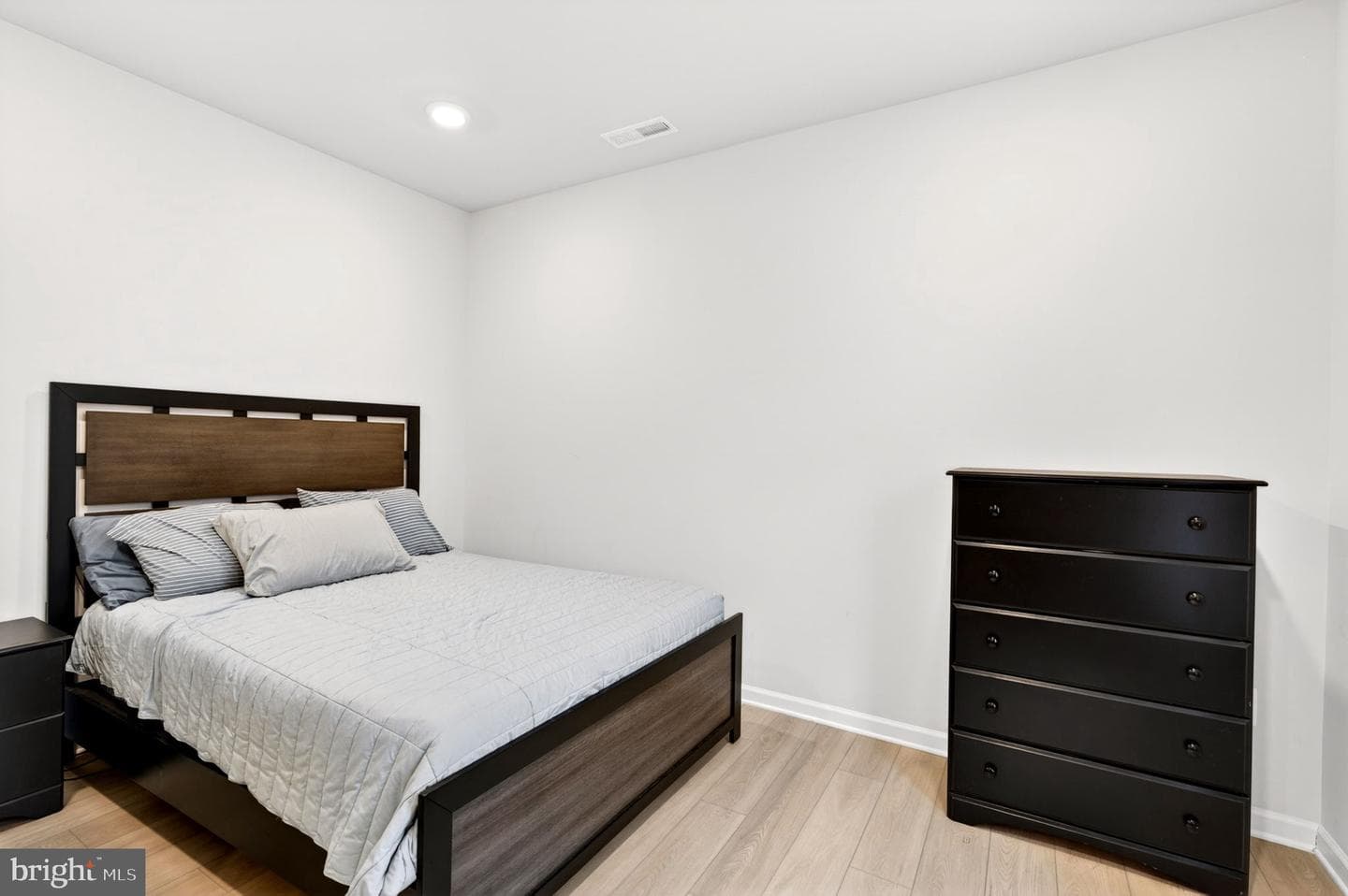 6512 Greenleigh photo 25