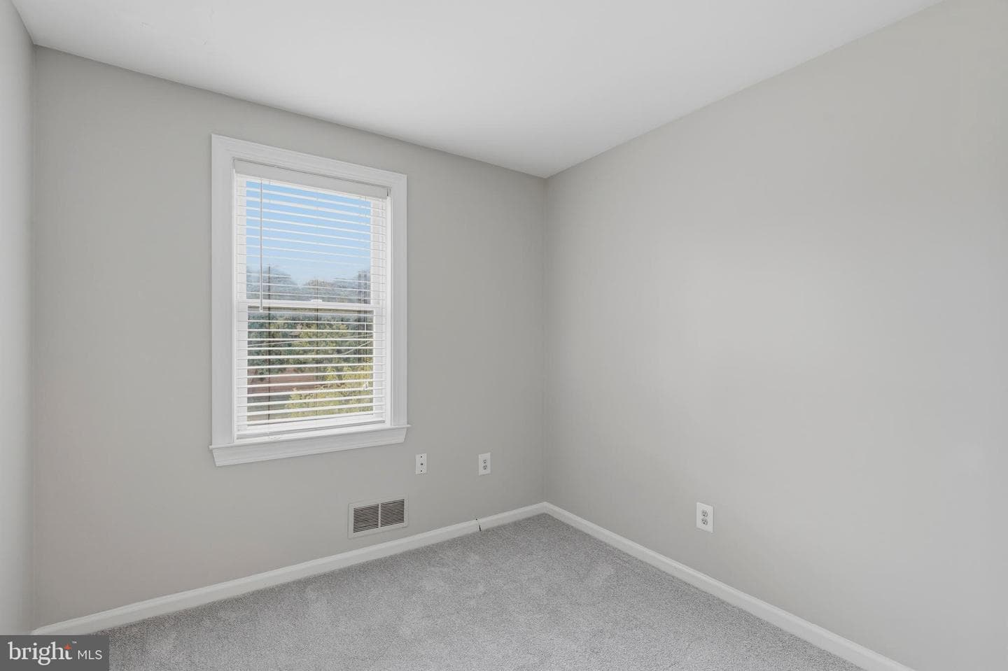 8614 Pleasant Plains photo 17