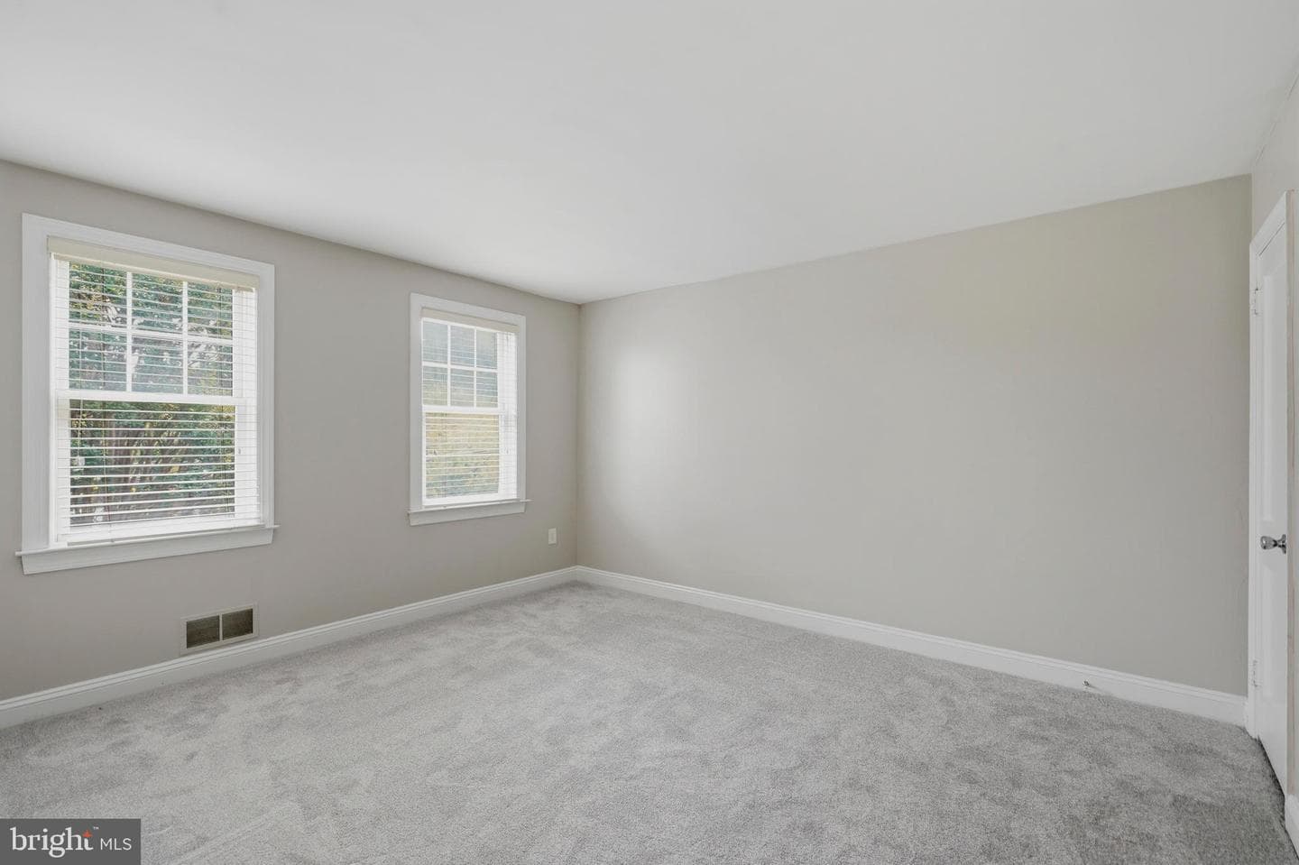 8614 Pleasant Plains photo 19