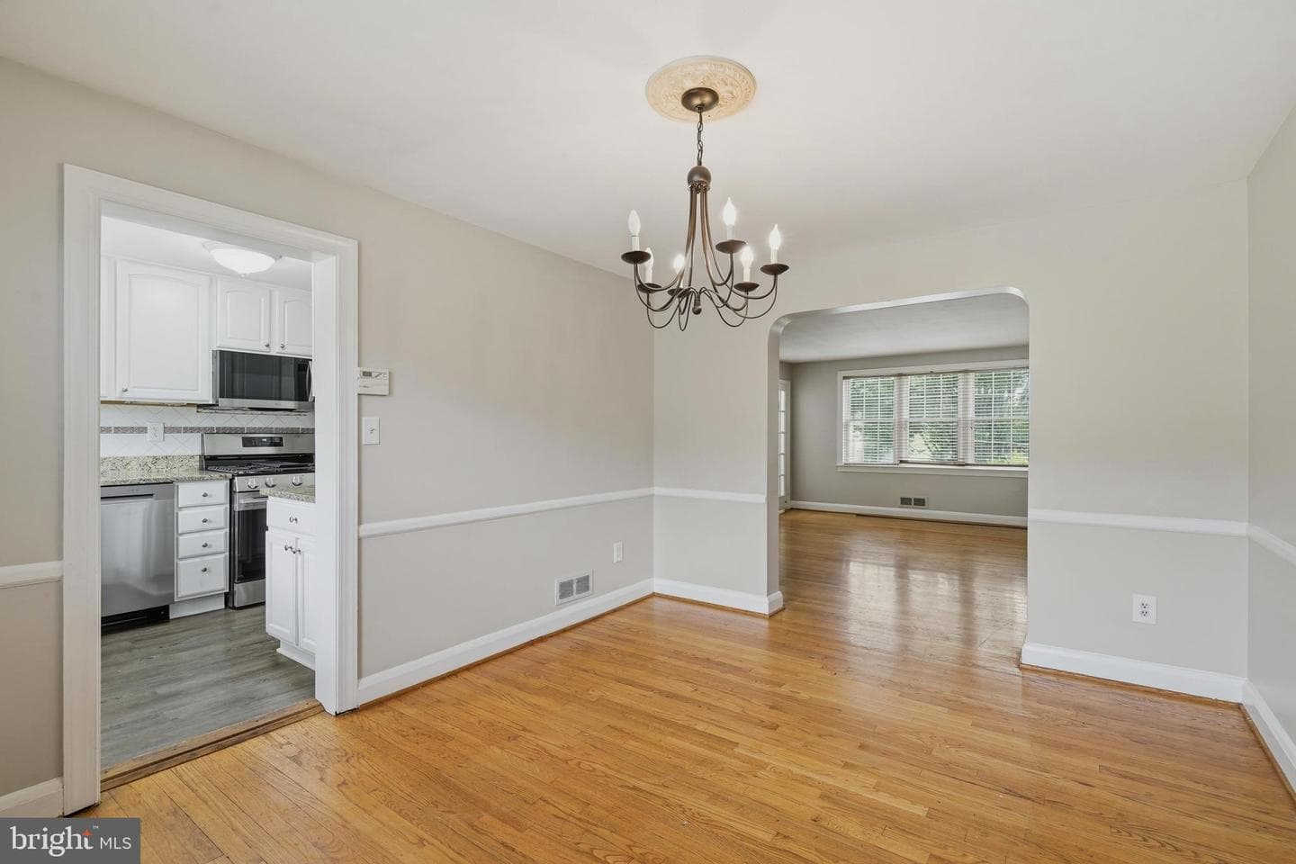 8614 Pleasant Plains photo 9