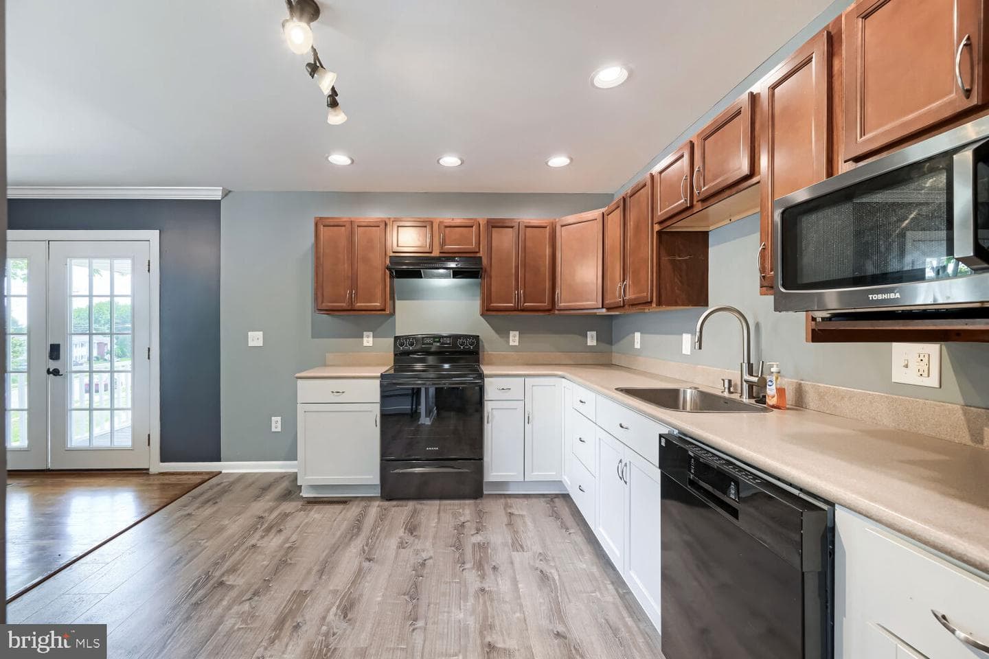 1225 Canberwell Rd photo 11