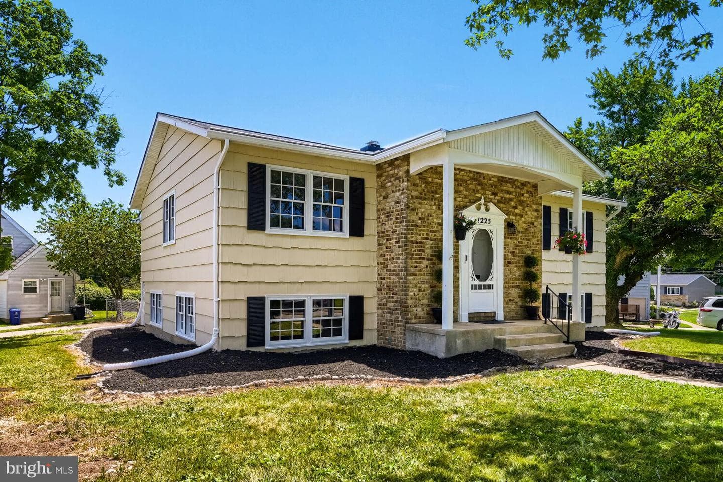 1225 Canberwell Rd photo 2
