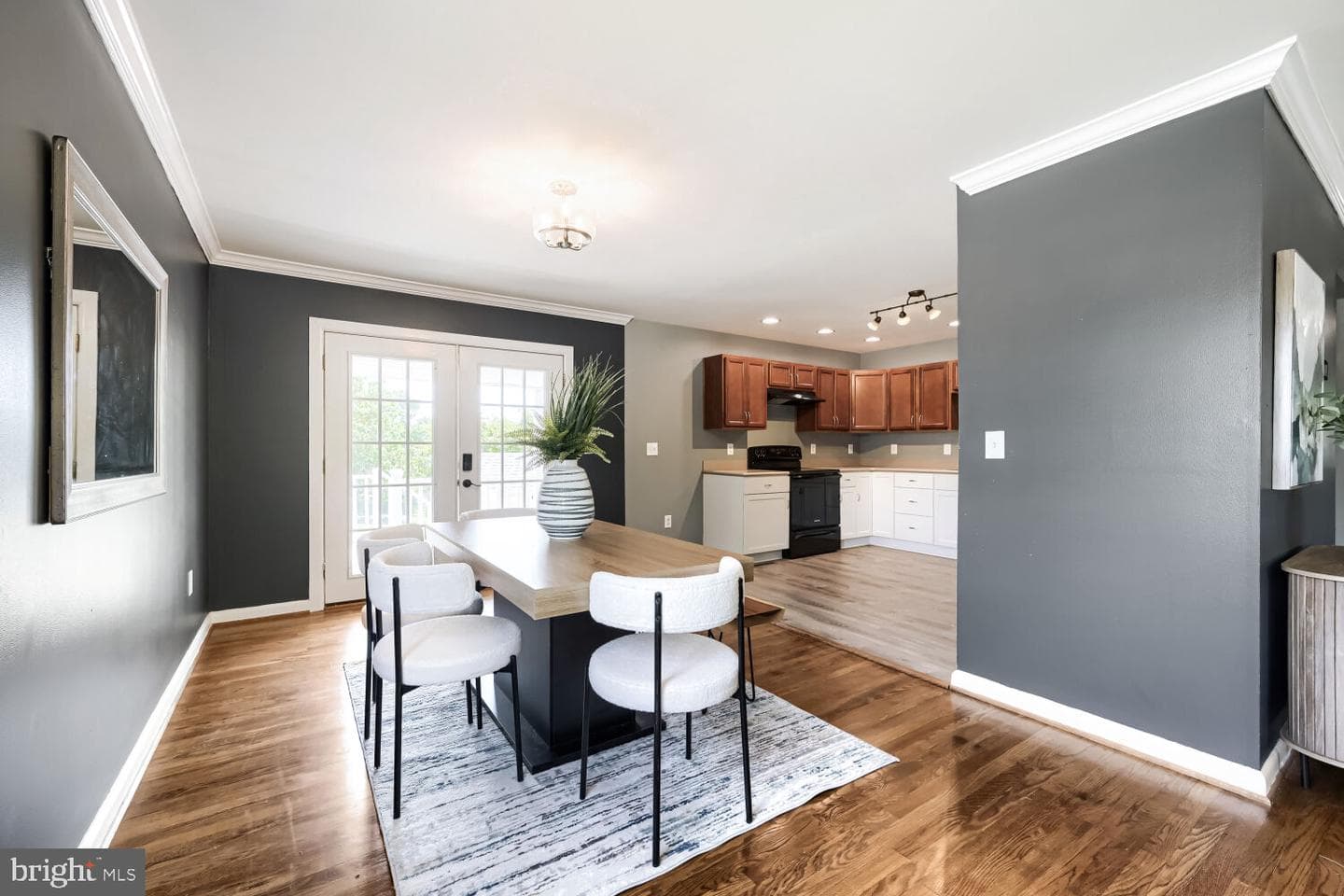 1225 Canberwell Rd photo 8