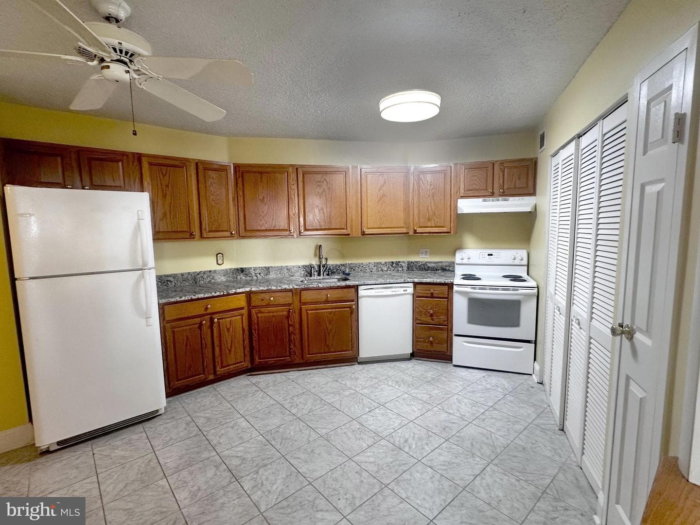 205 Joppa Road E #1904 photo 3