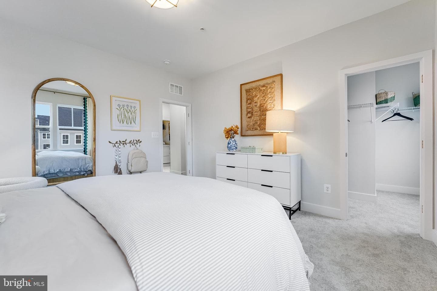 6608 Queensbury Street photo 15