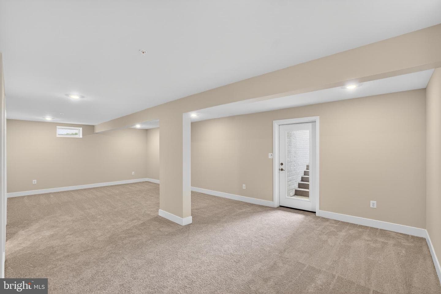 504 Willowshire Street photo 16