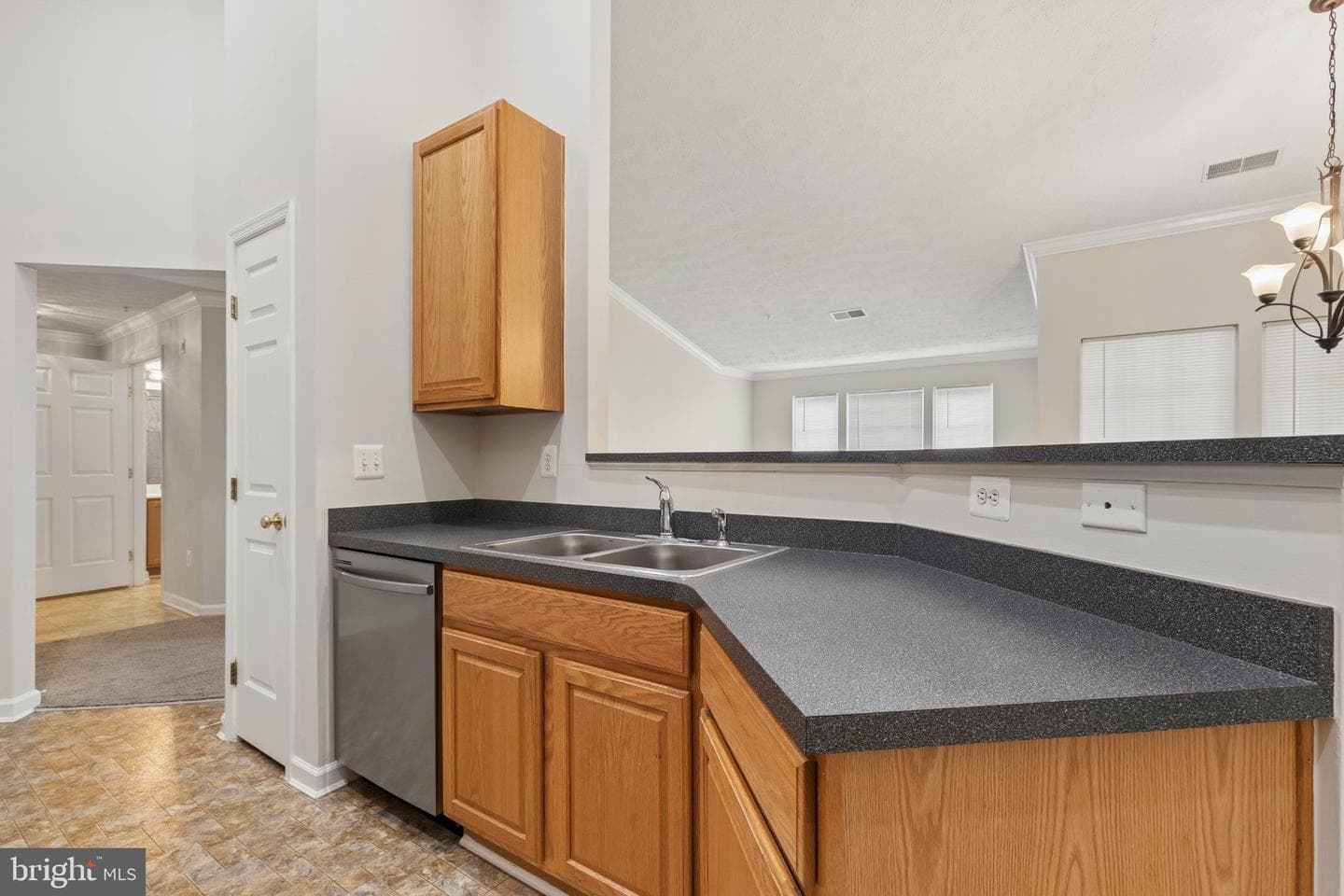 5051 Marchwood Court #6j photo 12