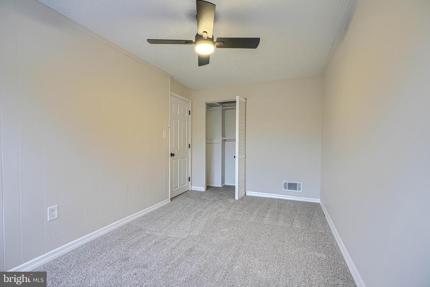 2044 Larkhall photo 27