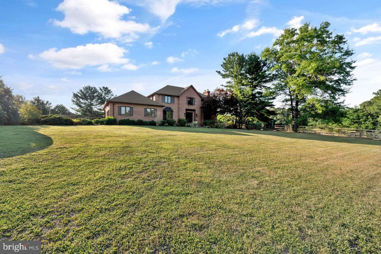 2 Arden Valley Court photo 1