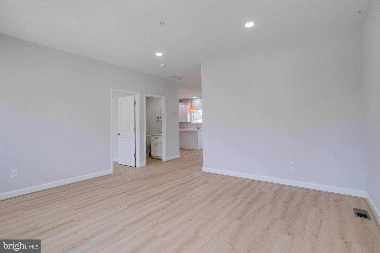 7547 Battle Grove Circle photo 12