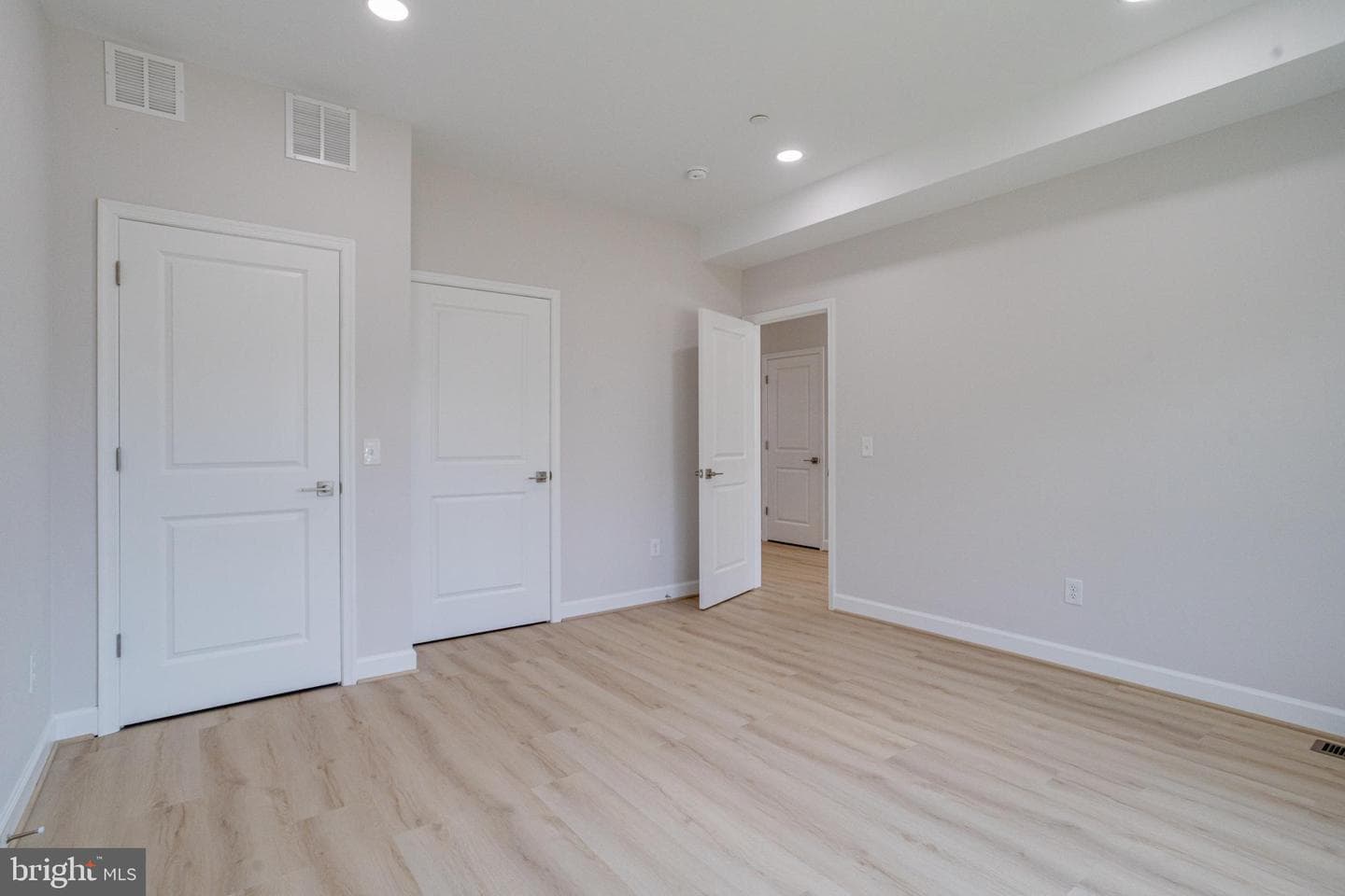 7547 Battle Grove Circle photo 34