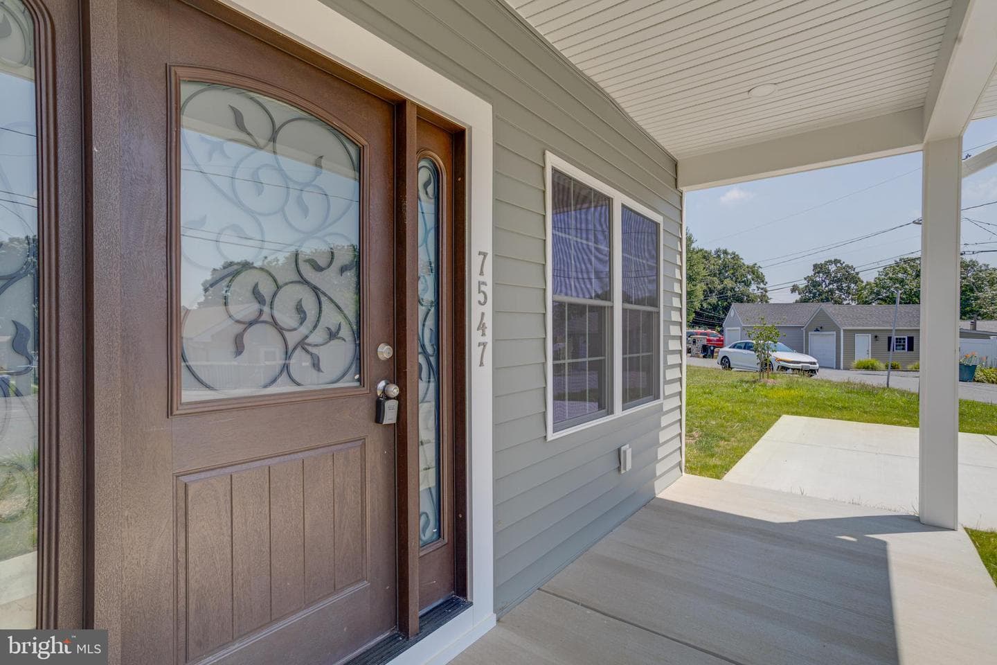 7547 Battle Grove Circle photo 4