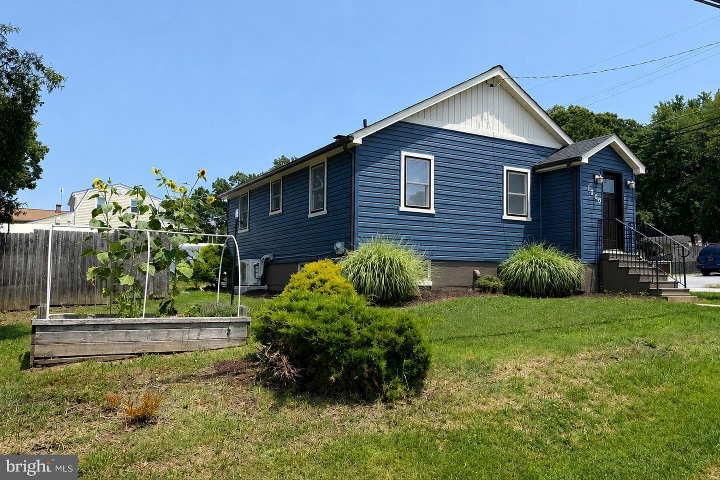 1000 Rosedale photo 2