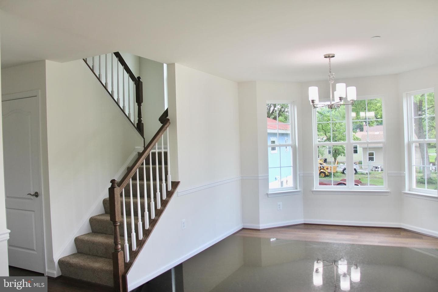 5948 Sunset Avenue photo 8