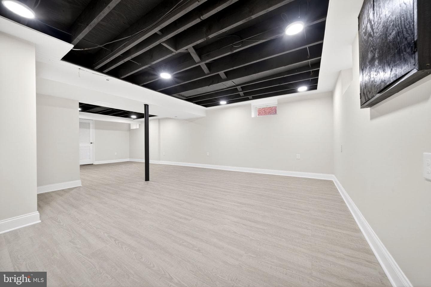 8217 Laurel Drive photo 32