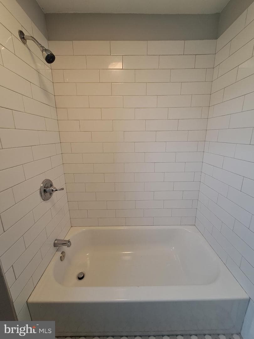 1821 East Avenue photo 11