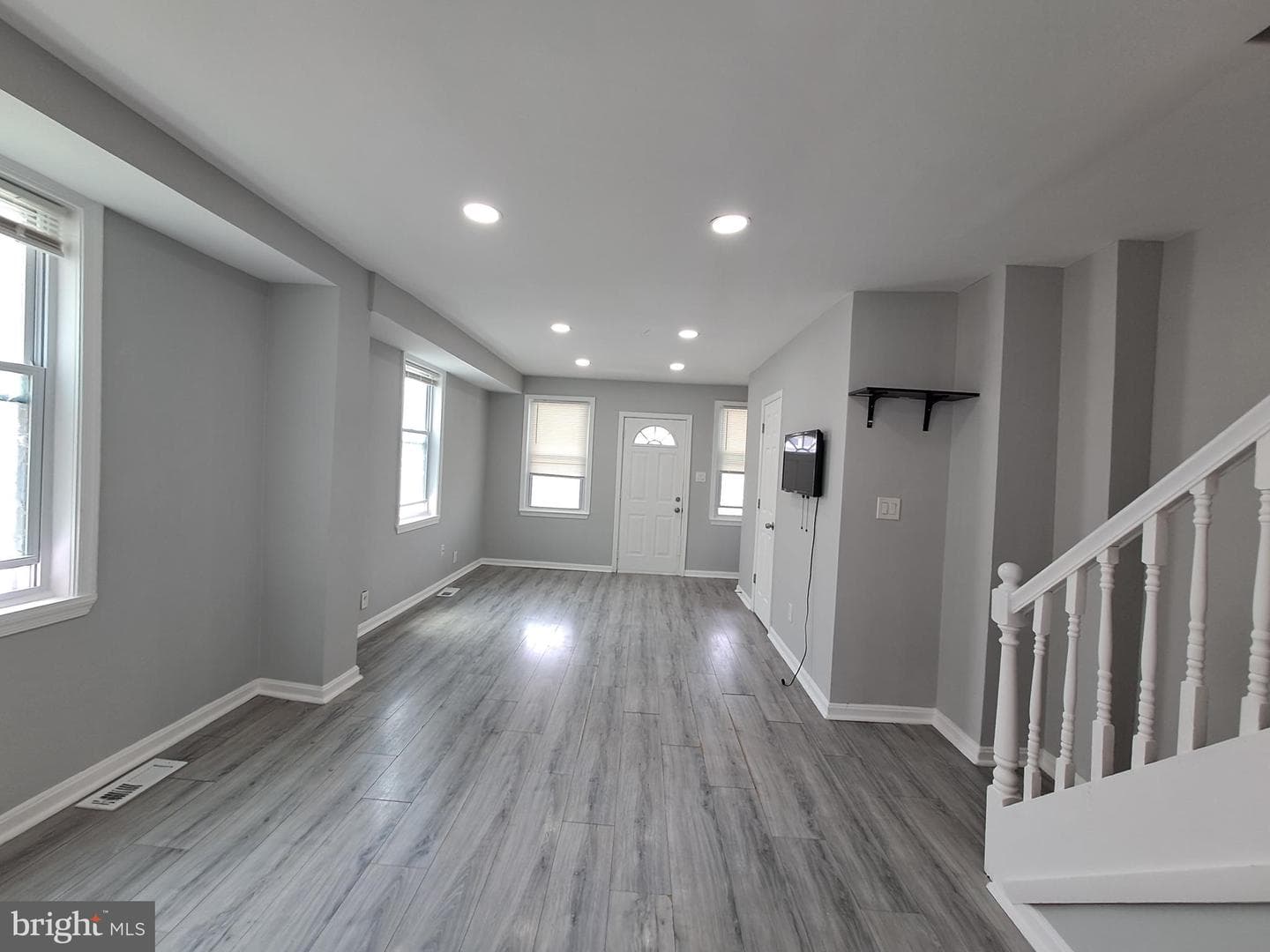 1821 East Avenue photo 8